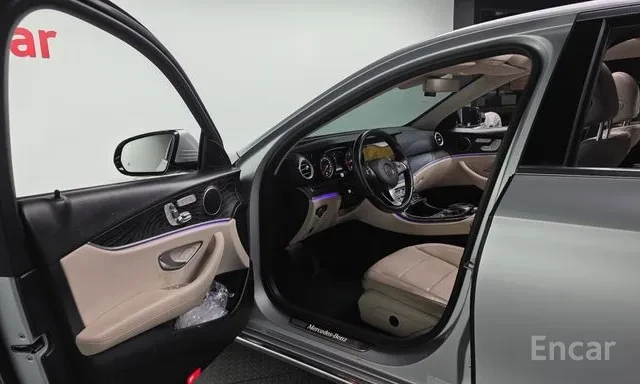 Mercedes-Benz E 220 D * AVANTGARDE * HEAD UP * ВКЛ ЗАСТРАХОВКА * , снимка 5 - Автомобили и джипове - 55958857