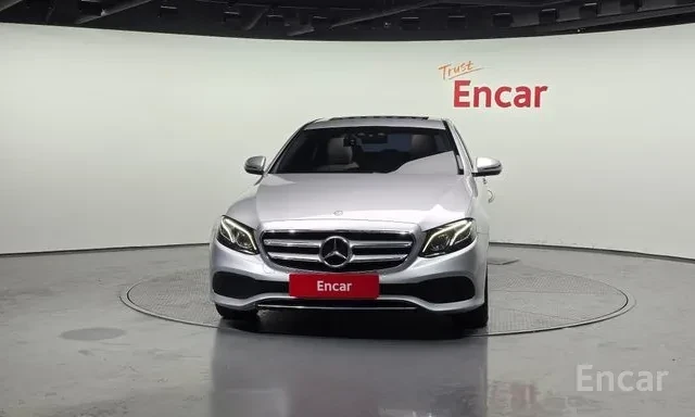 Mercedes-Benz E 220 D * AVANTGARDE * HEAD UP * ВКЛ ЗАСТРАХОВКА * , снимка 2 - Автомобили и джипове - 55958857