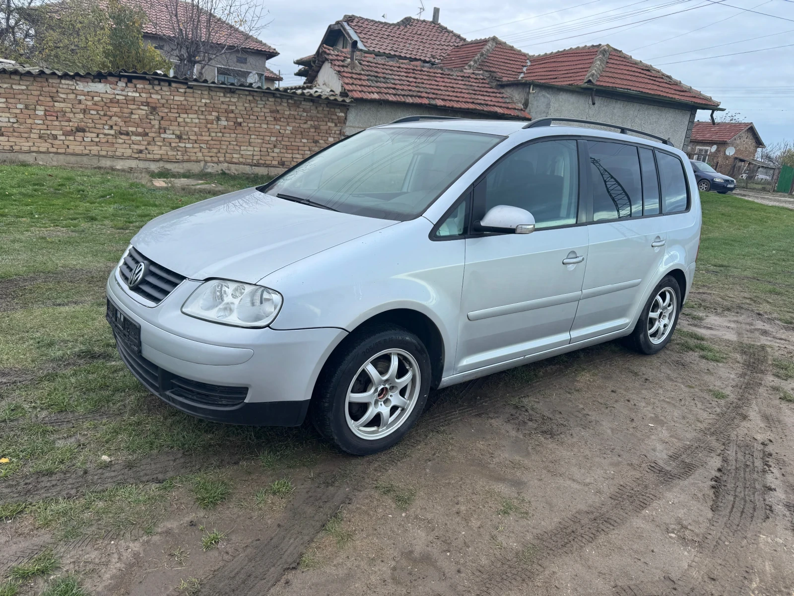 VW Touran 1.9 105 7-местен, снимка 1