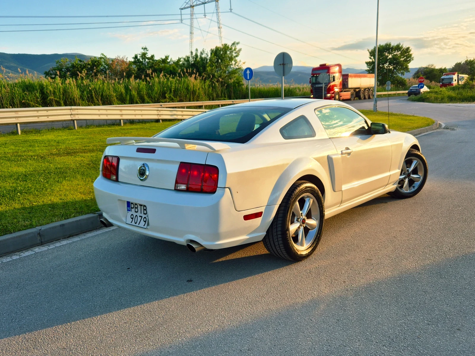 Ford Mustang V8 Gt 4.6 California special  - изображение 3