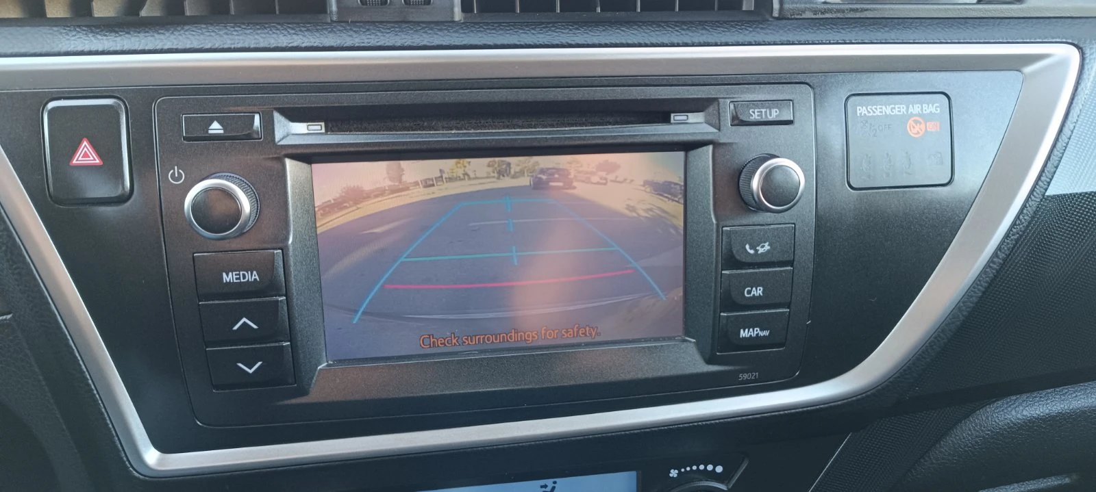 Toyota Auris 2.0D-4-D - изображение 10