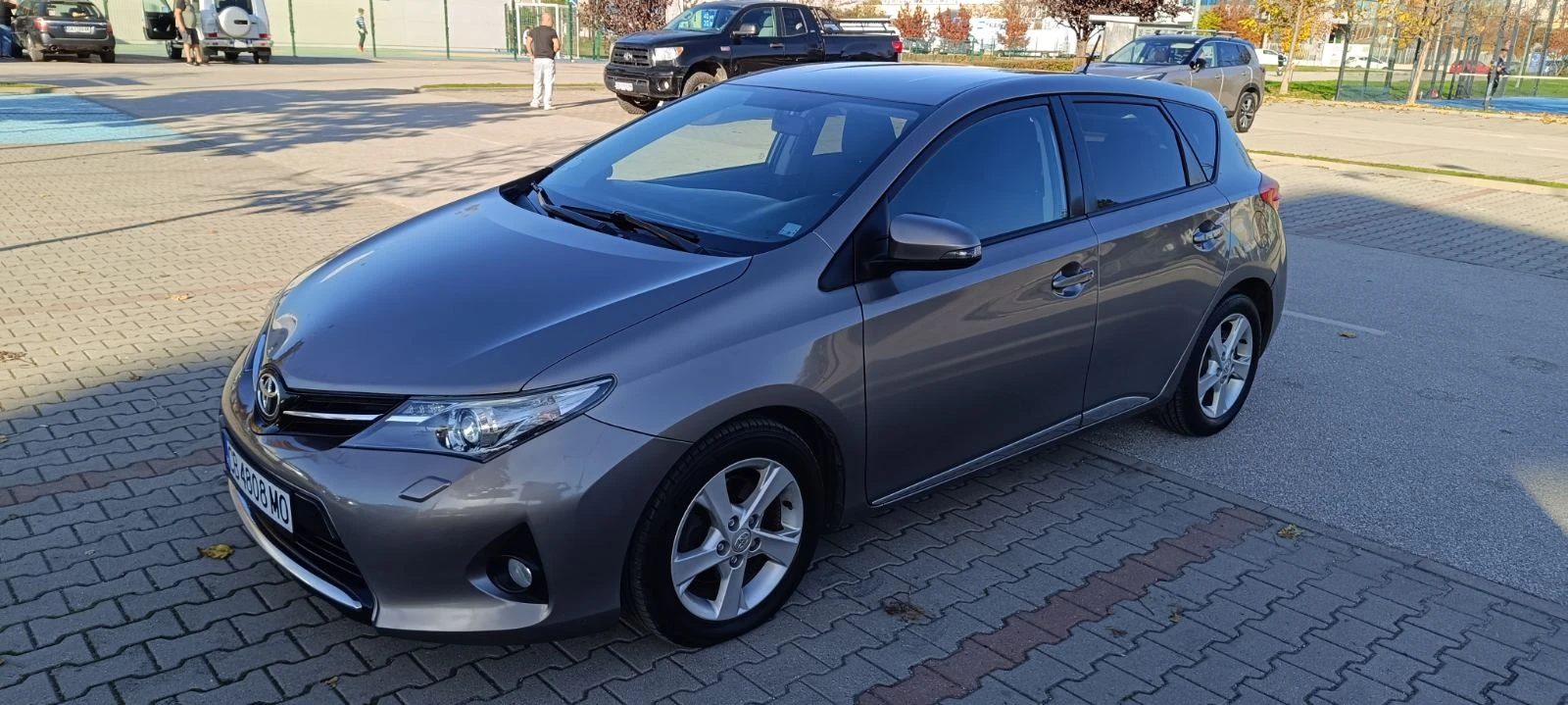 Toyota Auris 2.0D-4-D - изображение 2