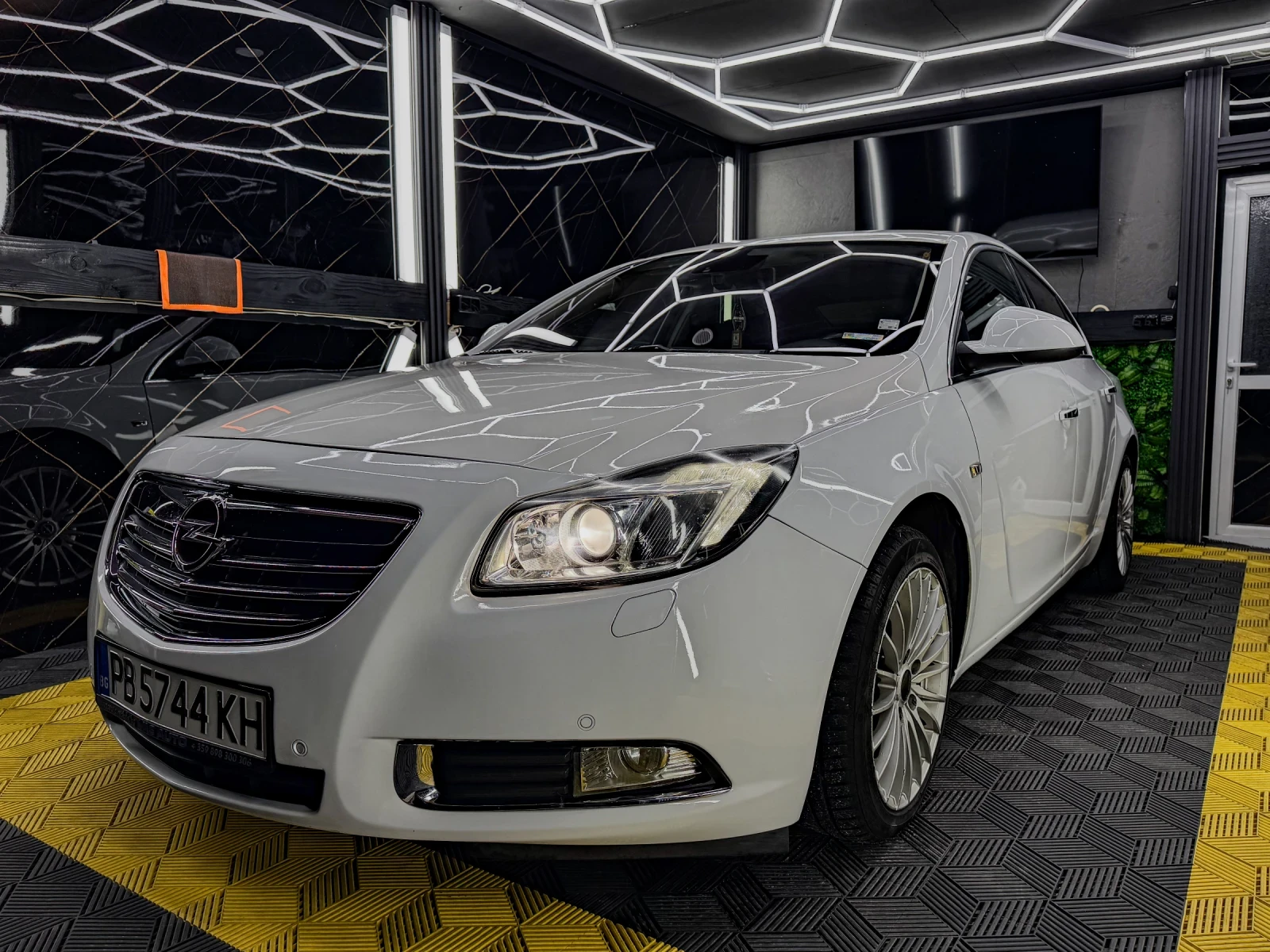 Opel Insignia 2.0CDTI 163к.с COSMO