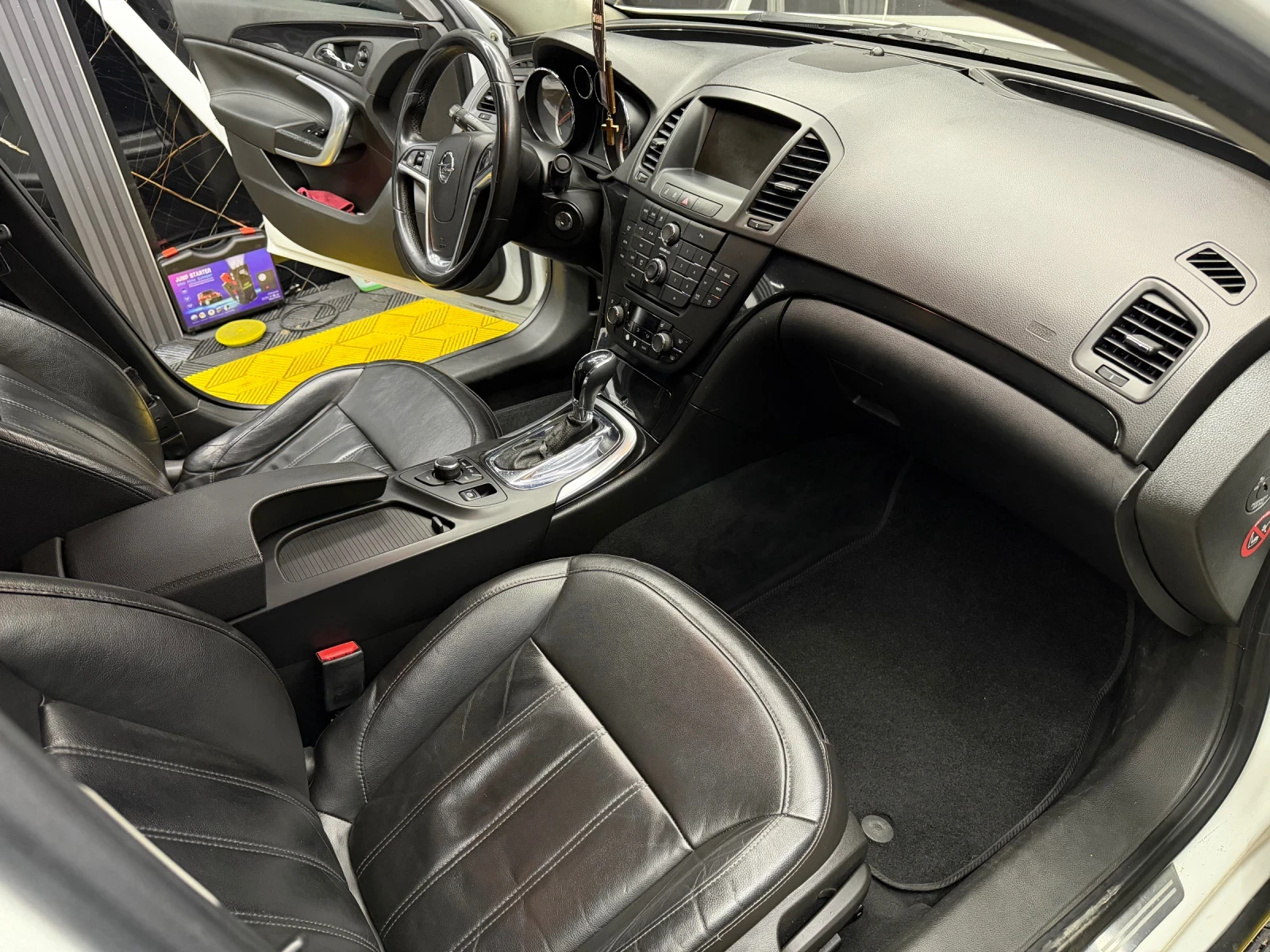 Opel Insignia 2.0CDTI 163к.с COSMO, снимка 9 - Автомобили и джипове - 53797751