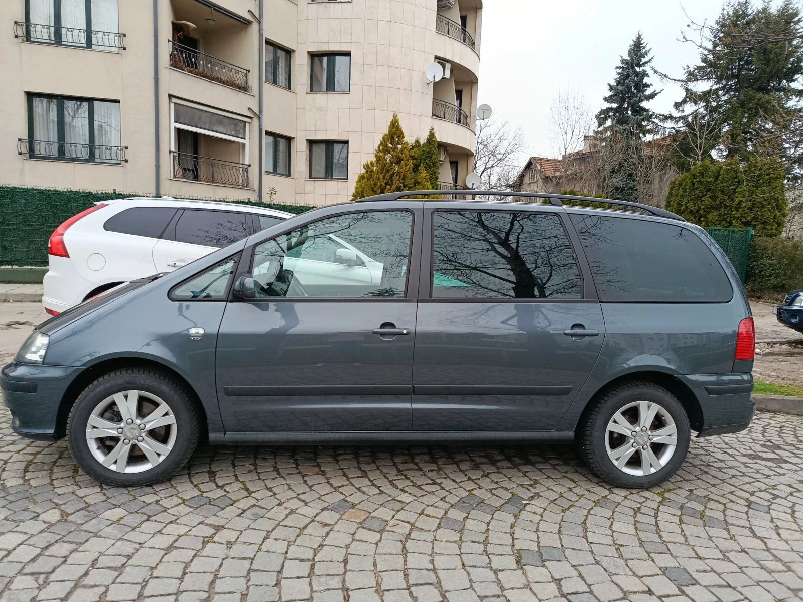 Seat Alhambra Ван, снимка 3 - Автомобили и джипове - 53825267