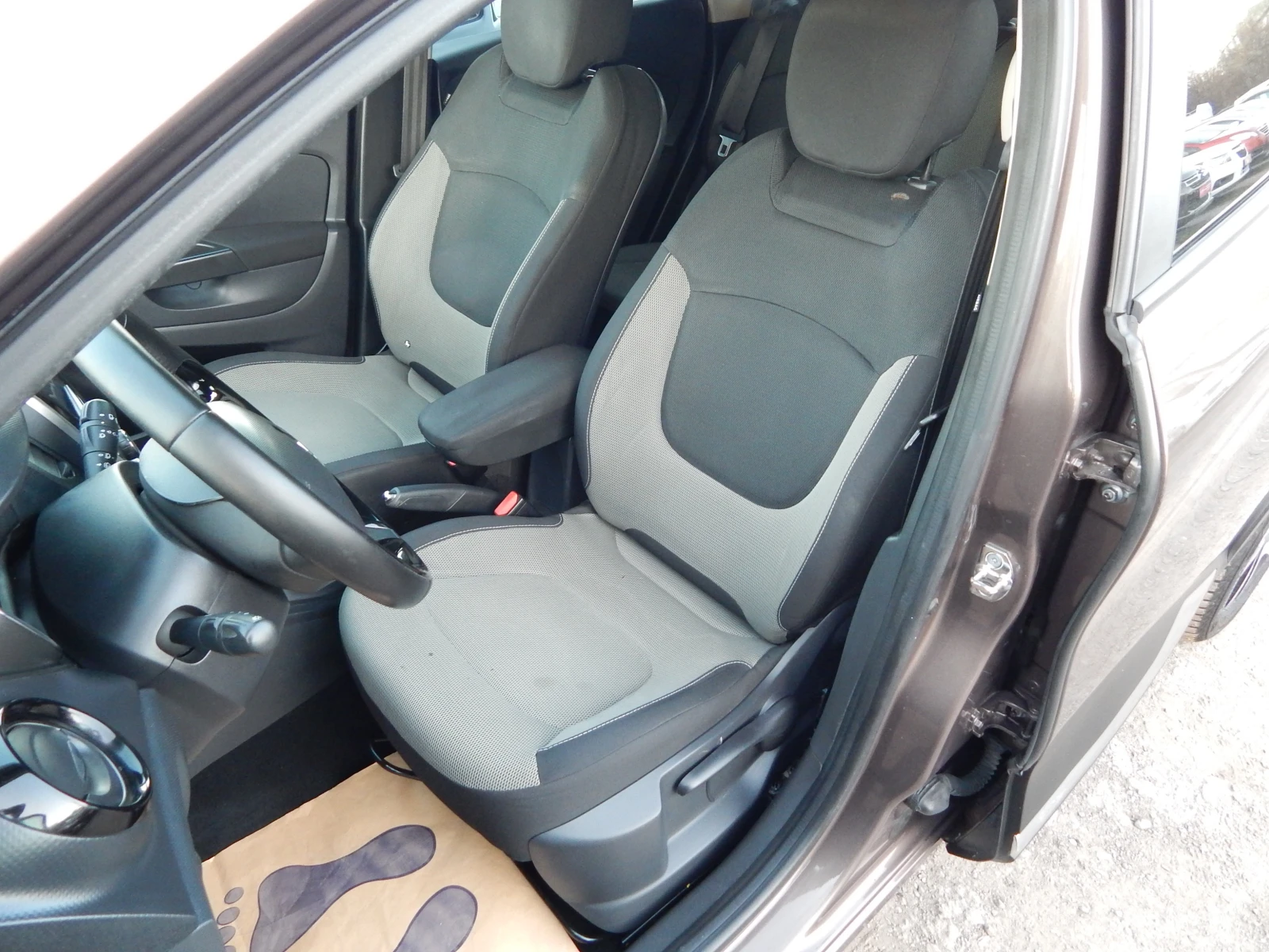 Renault Captur 1.5DCI* EURO5* , снимка 12 - Автомобили и джипове - 53828271