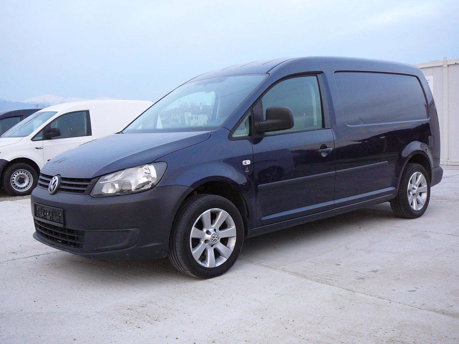 VW Caddy MAXI, снимка 2 - Автомобили и джипове - 53851172