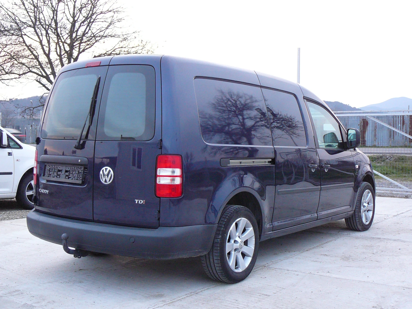 VW Caddy MAXI, снимка 7 - Автомобили и джипове - 53851172