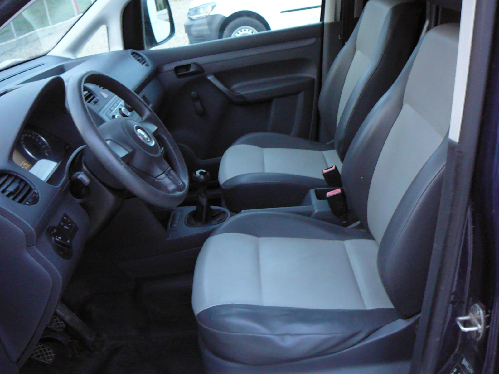 VW Caddy MAXI, снимка 10 - Автомобили и джипове - 53851172