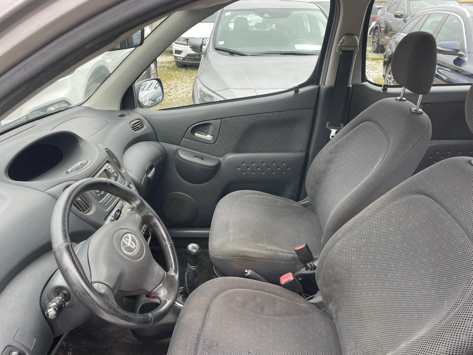 Toyota Yaris verso 1.4 D4D , снимка 8 - Автомобили и джипове - 53923719