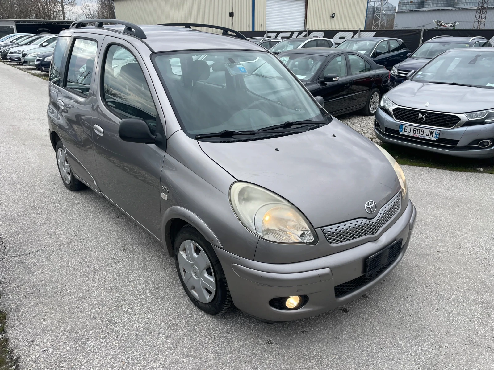 Toyota Yaris verso 1.4 D4D , снимка 3 - Автомобили и джипове - 53923719