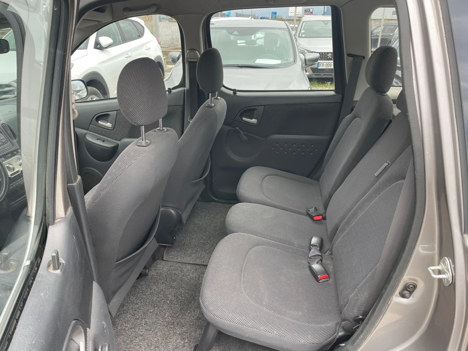 Toyota Yaris verso 1.4 D4D , снимка 9 - Автомобили и джипове - 53923719