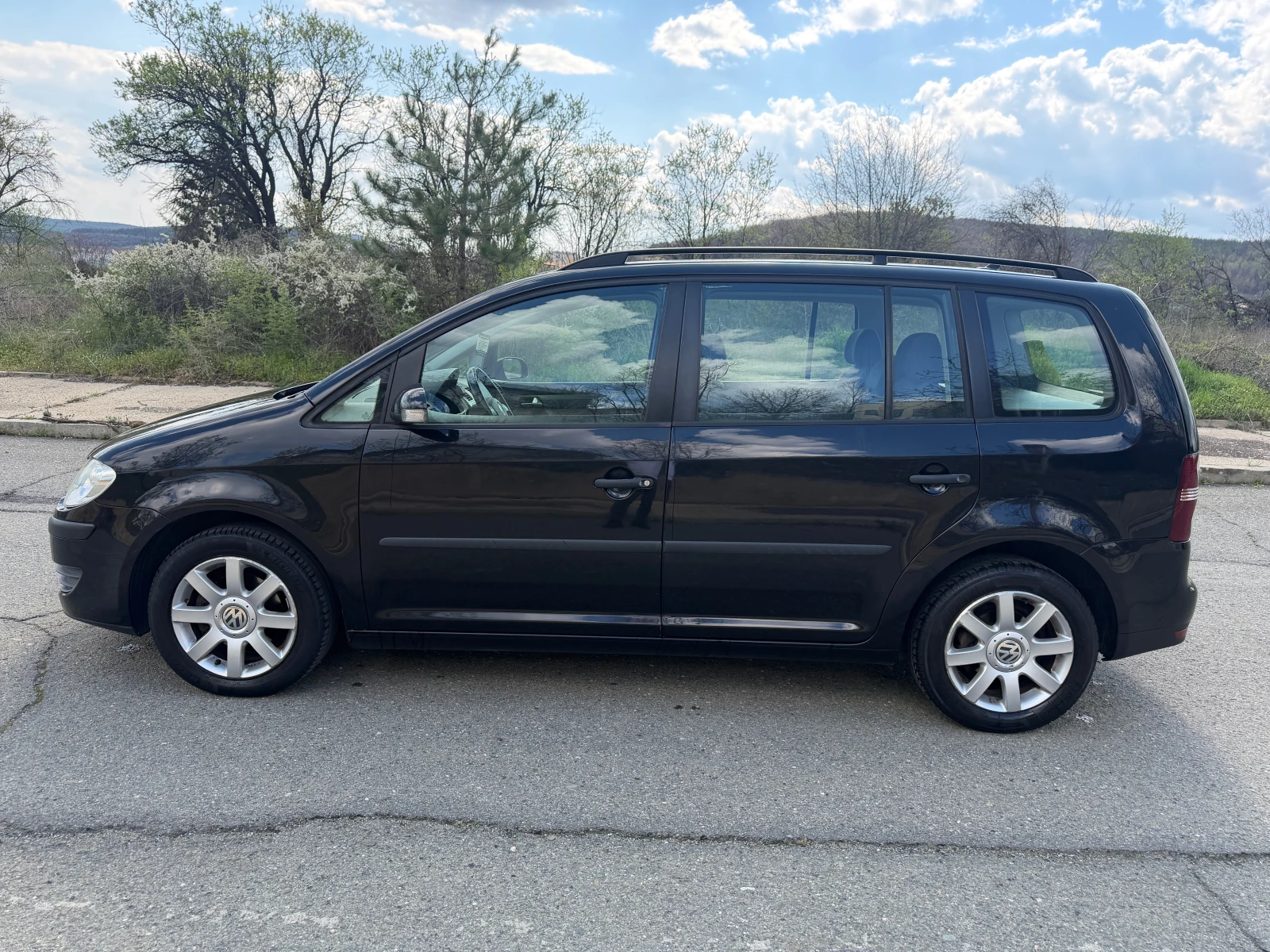 VW Touran 1.9 TDI 105 ks 6-СКОРОСТИ, снимка 5 - Автомобили и джипове - 54115870
