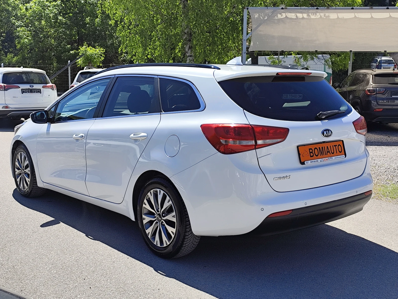 Kia Ceed 1.6GDi* AВТОМАТ* LED* KAMERA* NAVI* EUR6B* ПОДГЕВ, снимка 6 - Автомобили и джипове - 54554424