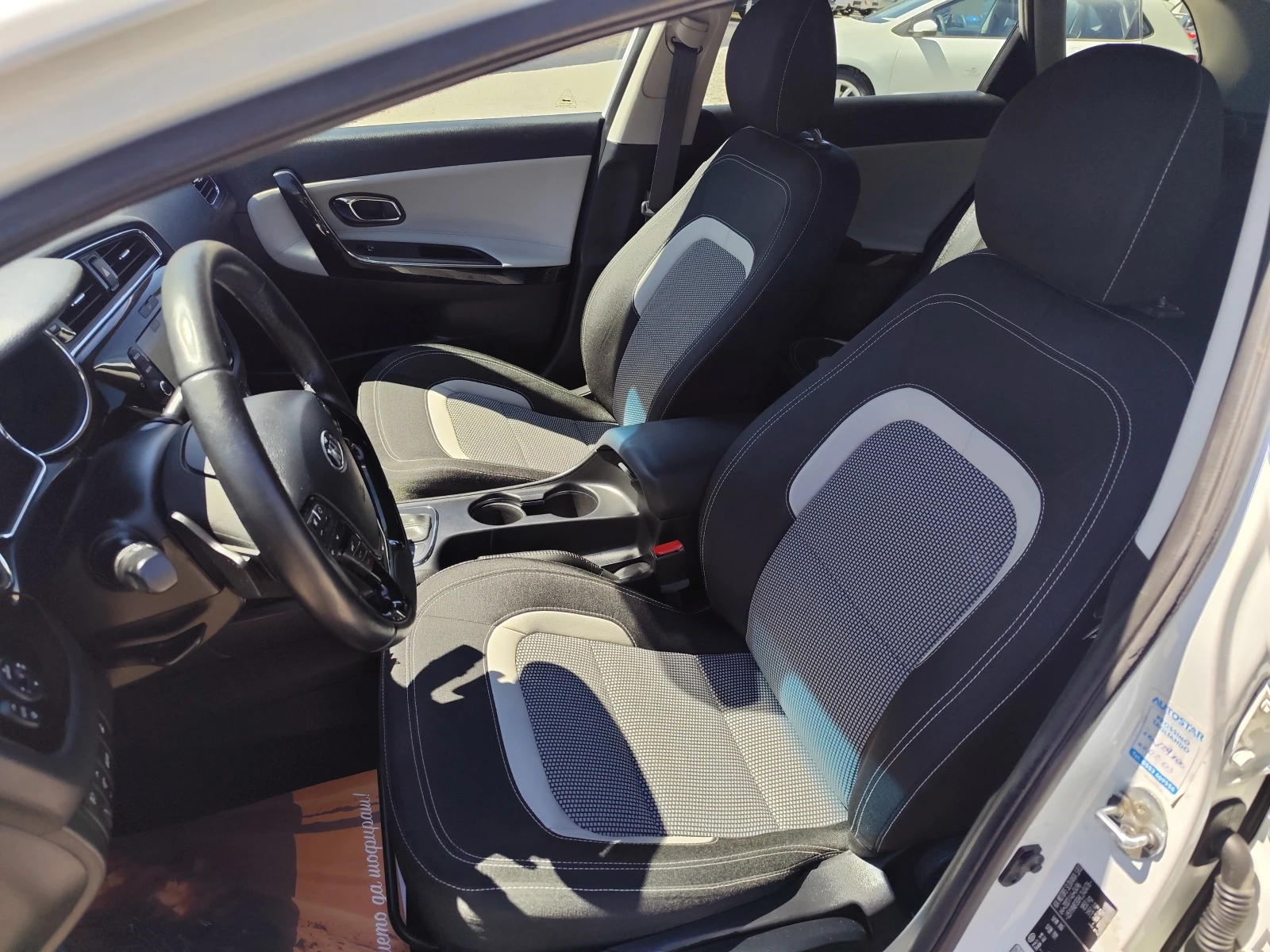 Kia Ceed 1.6GDi* AВТОМАТ* LED* KAMERA* NAVI* EUR6B* ПОДГЕВ, снимка 7 - Автомобили и джипове - 54554424