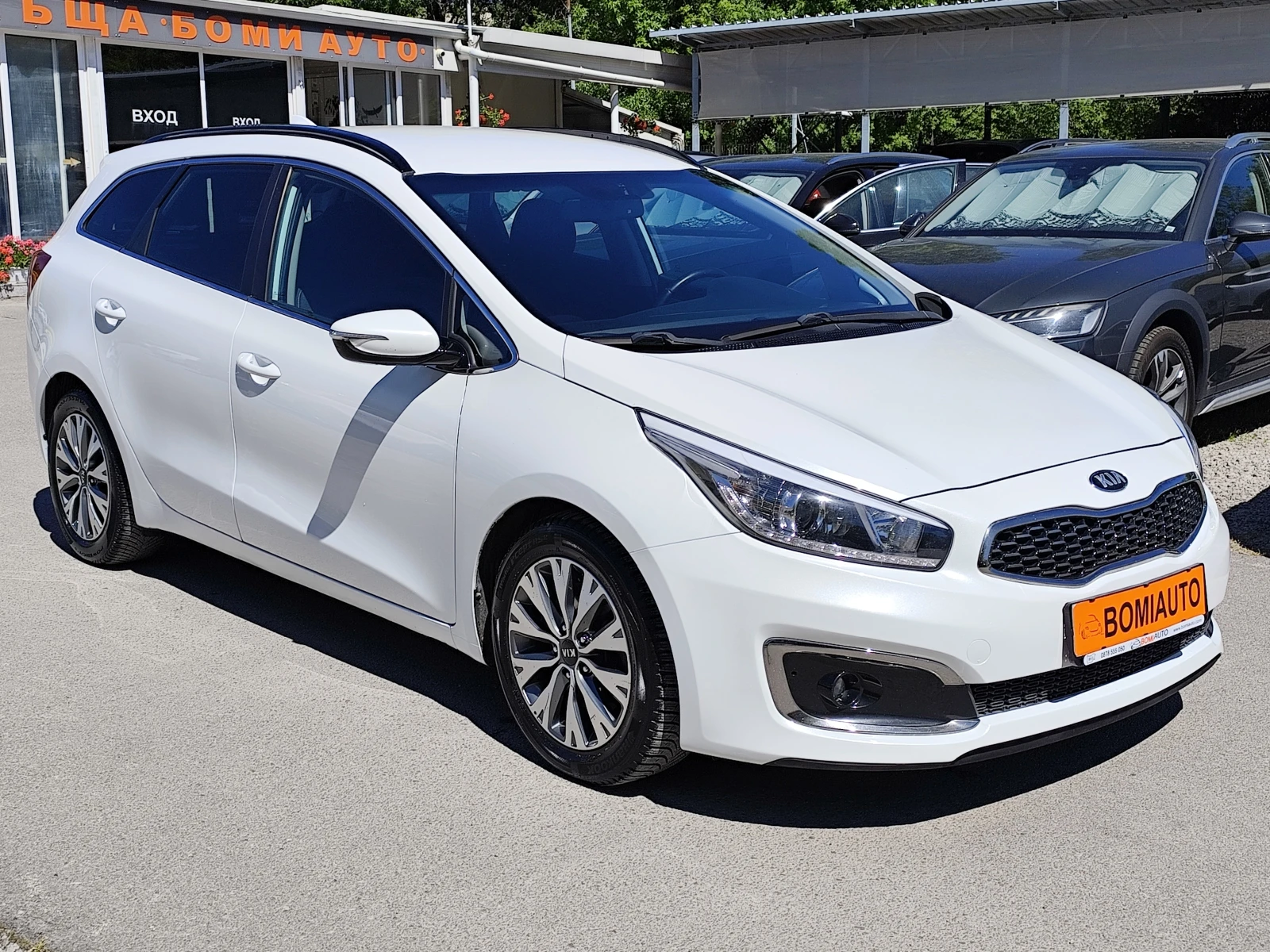 Kia Ceed 1.6GDi* AВТОМАТ* LED* KAMERA* NAVI* EUR6B* ПОДГЕВ, снимка 3 - Автомобили и джипове - 54554424