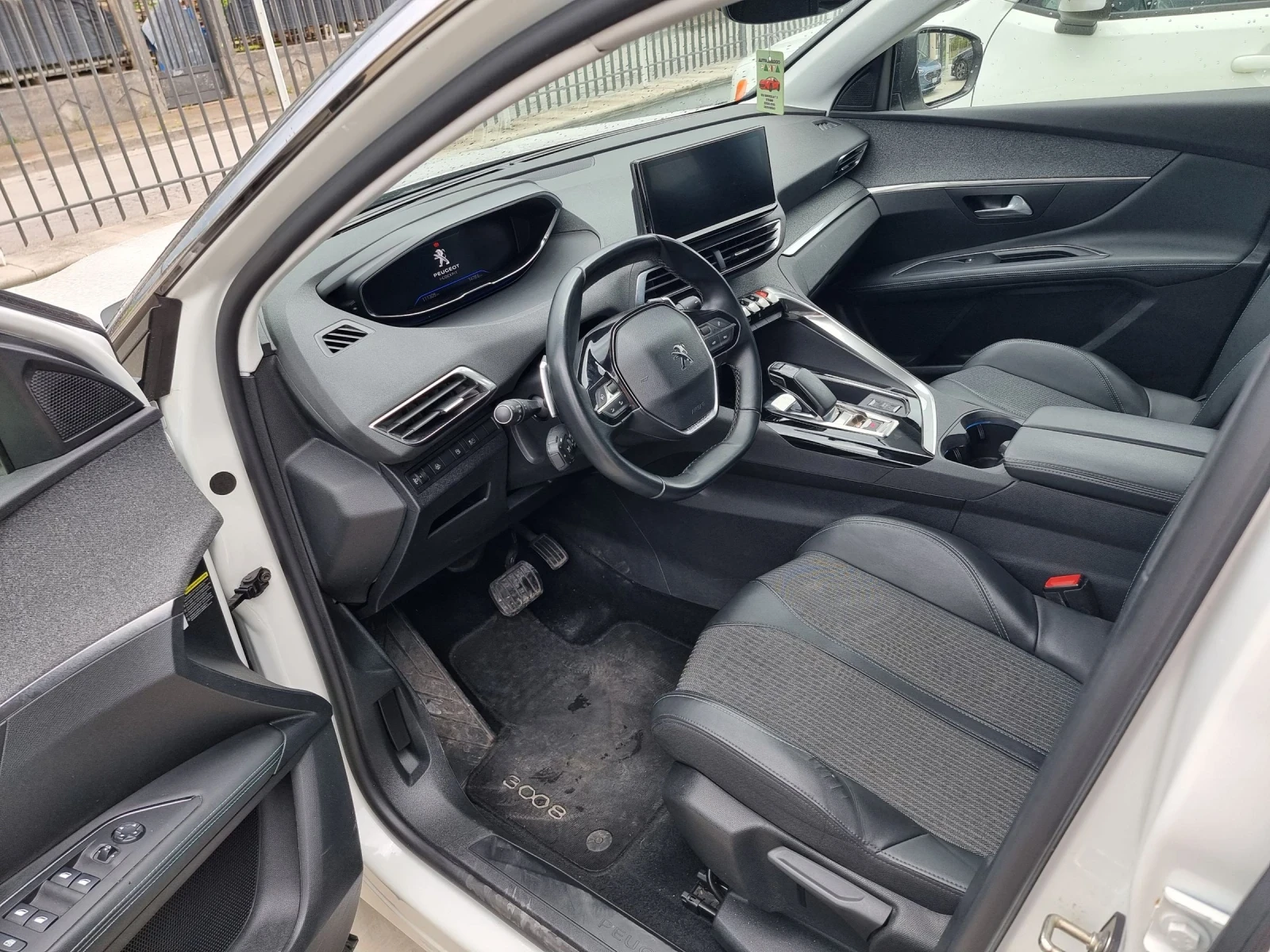 Peugeot 3008 3008 benzin/elektro, снимка 13 - Автомобили и джипове - 54713343