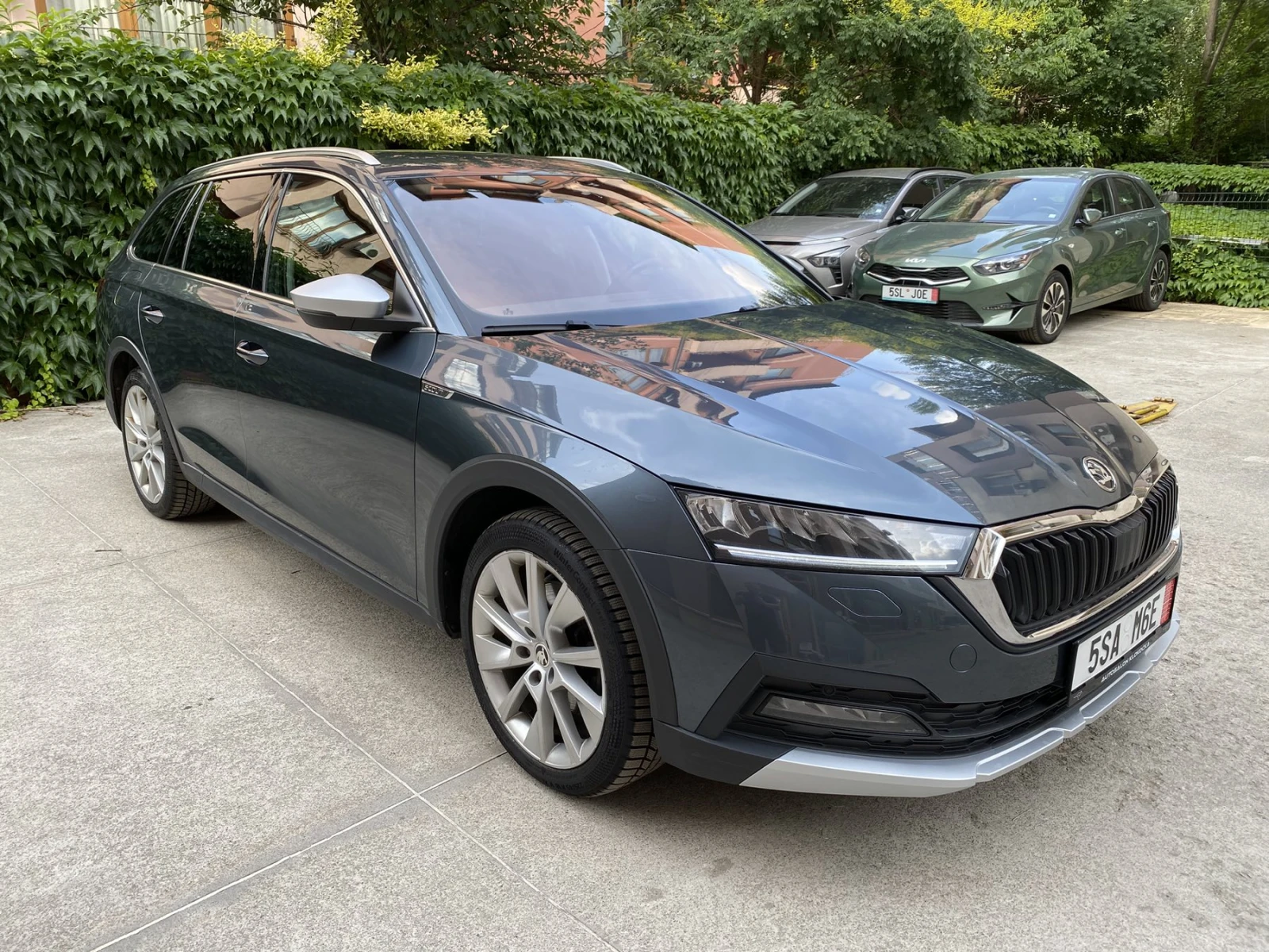 Skoda Octavia Scout 2.0 TDI / DSG/ 4x4, снимка 3 - Автомобили и джипове - 54803977