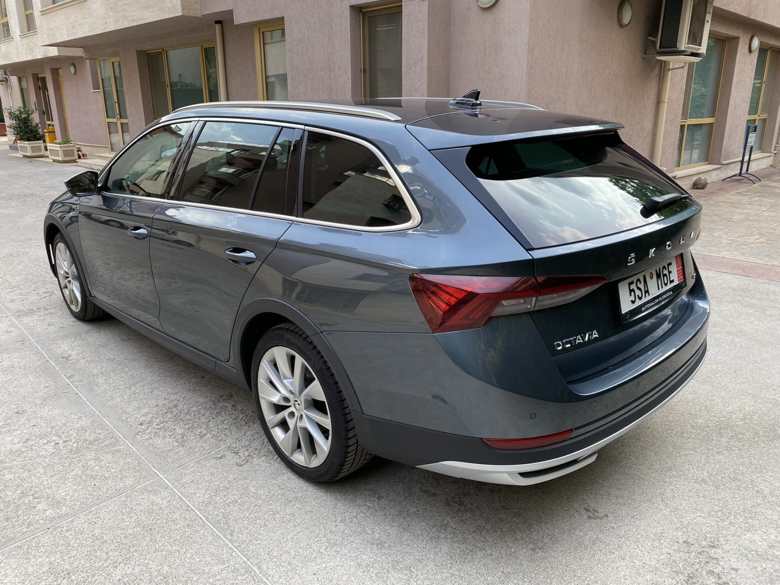 Skoda Octavia Scout 2.0 TDI / DSG/ 4x4, снимка 7 - Автомобили и джипове - 54803977