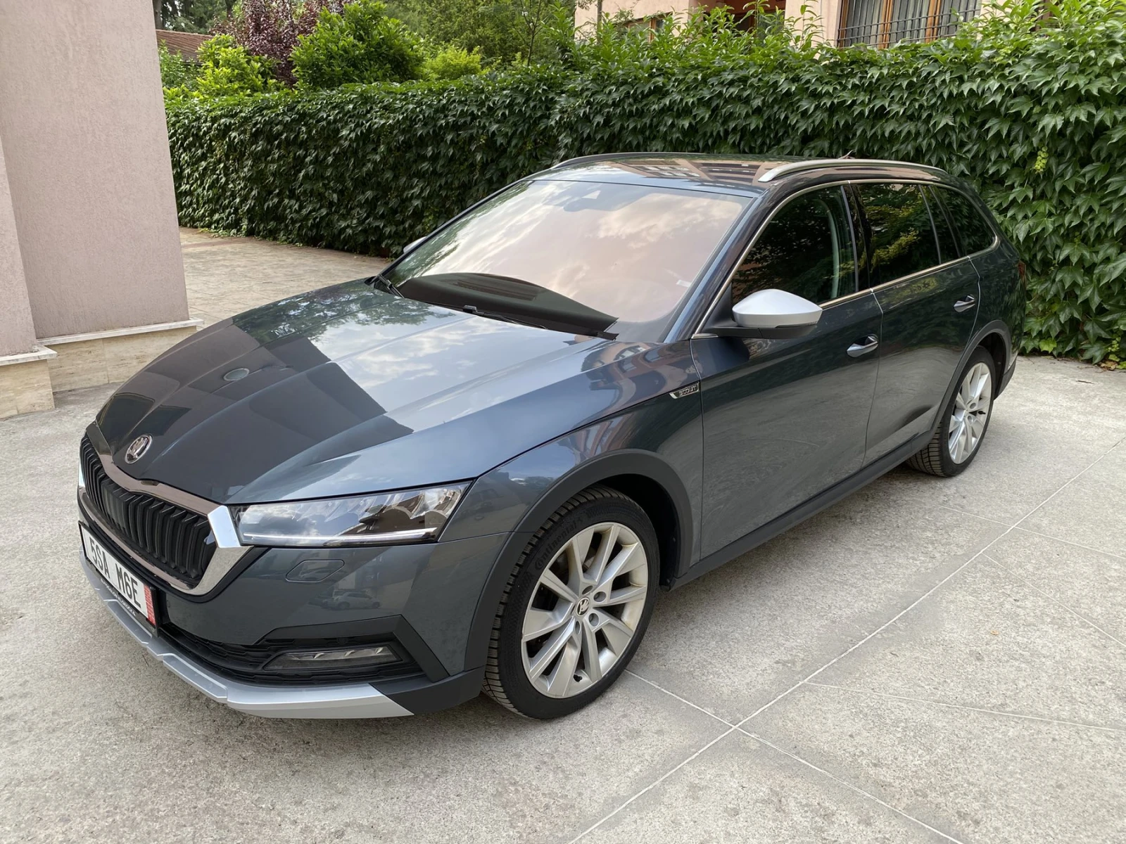 Skoda Octavia Scout 2.0 TDI / DSG/ 4x4