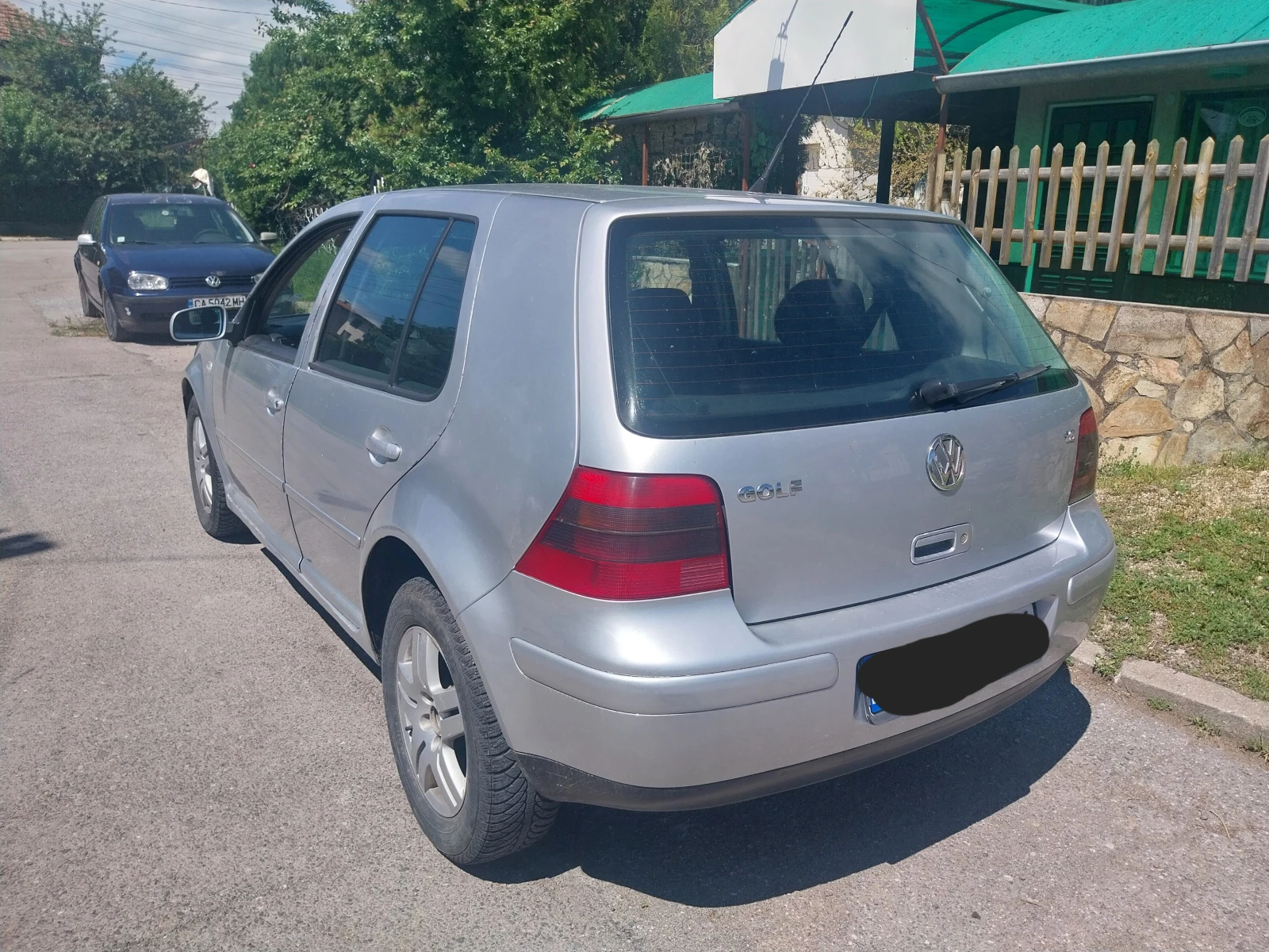 VW Golf 1.6 клима , снимка 3 - Автомобили и джипове - 54914448