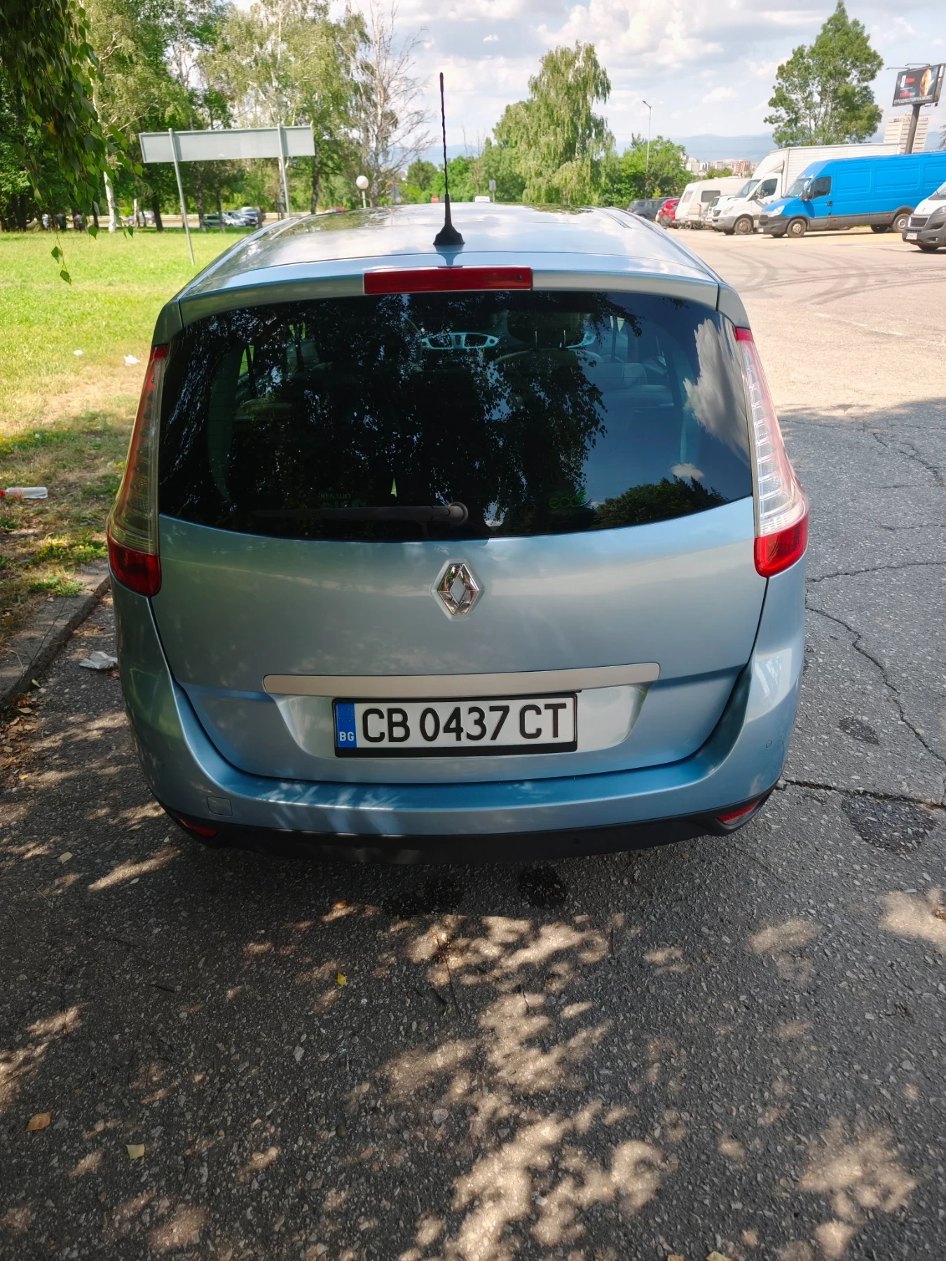 Renault Grand scenic 1.9 131hp, снимка 3 - Автомобили и джипове - 54989512