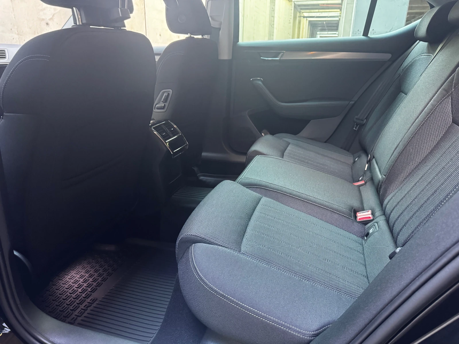 Skoda Superb 2.0 Бензин, снимка 8 - Автомобили и джипове - 55557040
