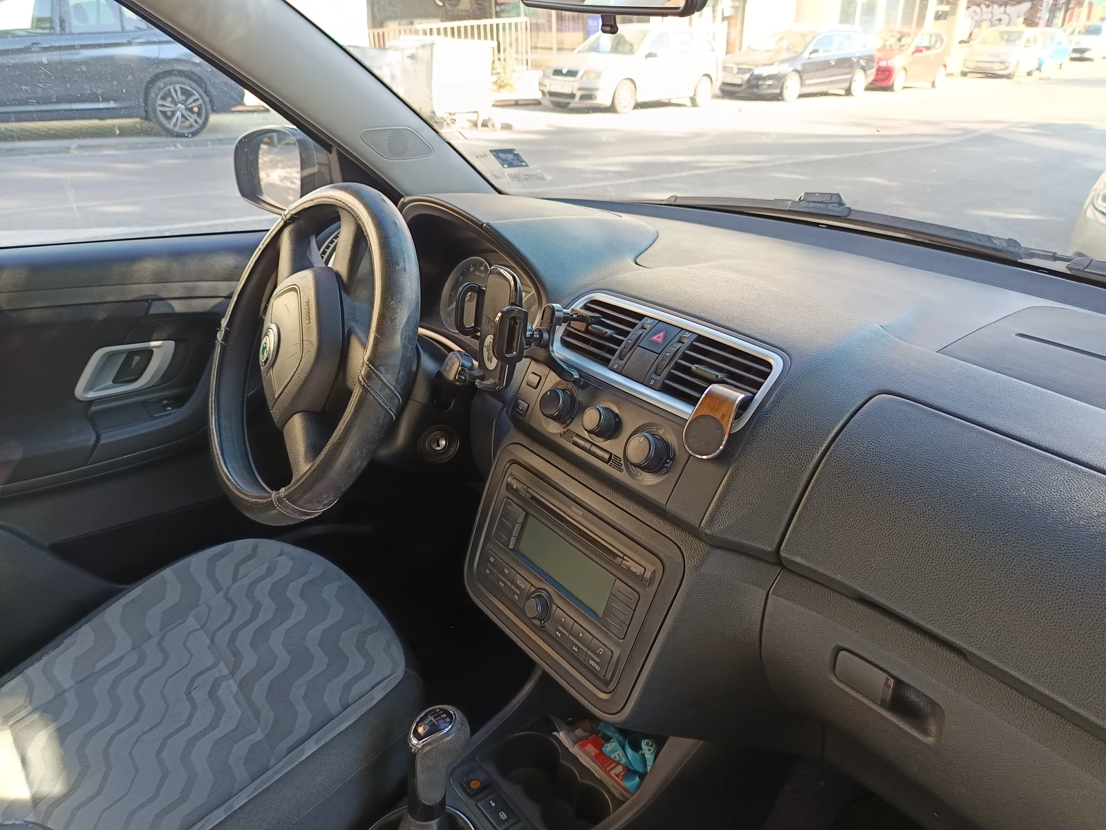 Skoda Fabia, снимка 10 - Автомобили и джипове - 55683301