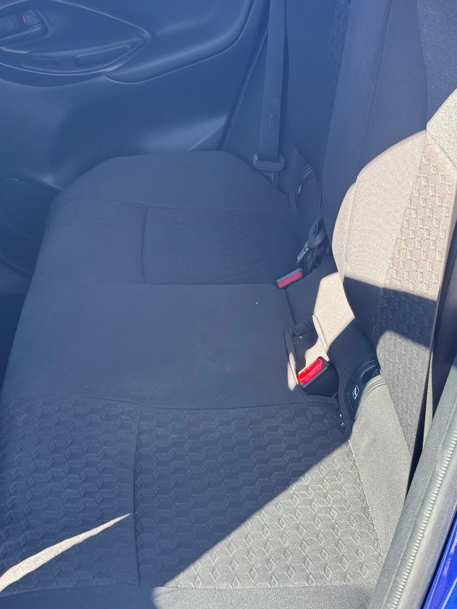 Toyota Yaris 1.5HYBRID.EXECUTIVE/DISTRONIK/KEYLESS, снимка 9 - Автомобили и джипове - 56120940