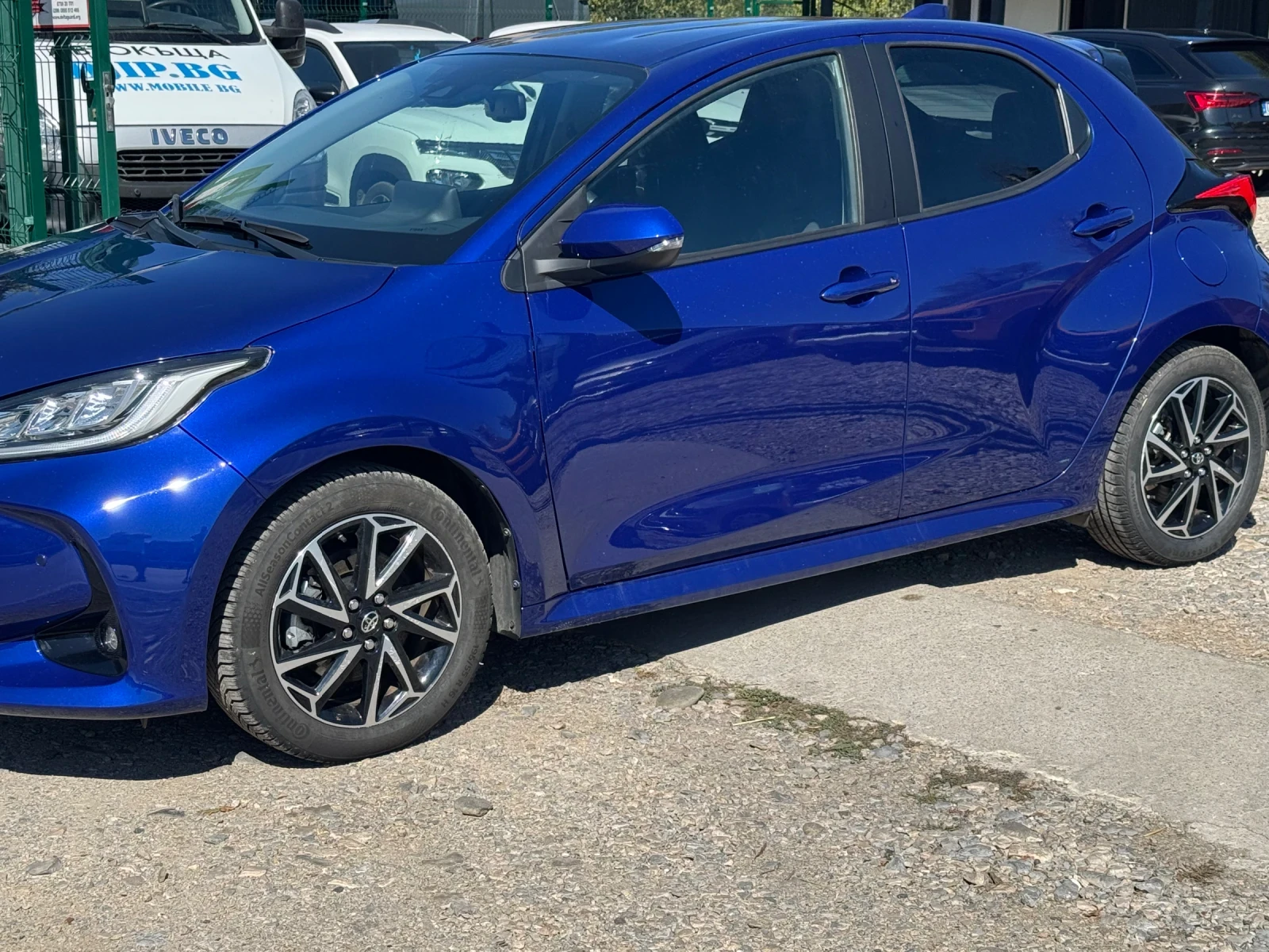 Toyota Yaris 1.5HYBRID.EXECUTIVE/DISTRONIK/KEYLESS, снимка 2 - Автомобили и джипове - 56120940