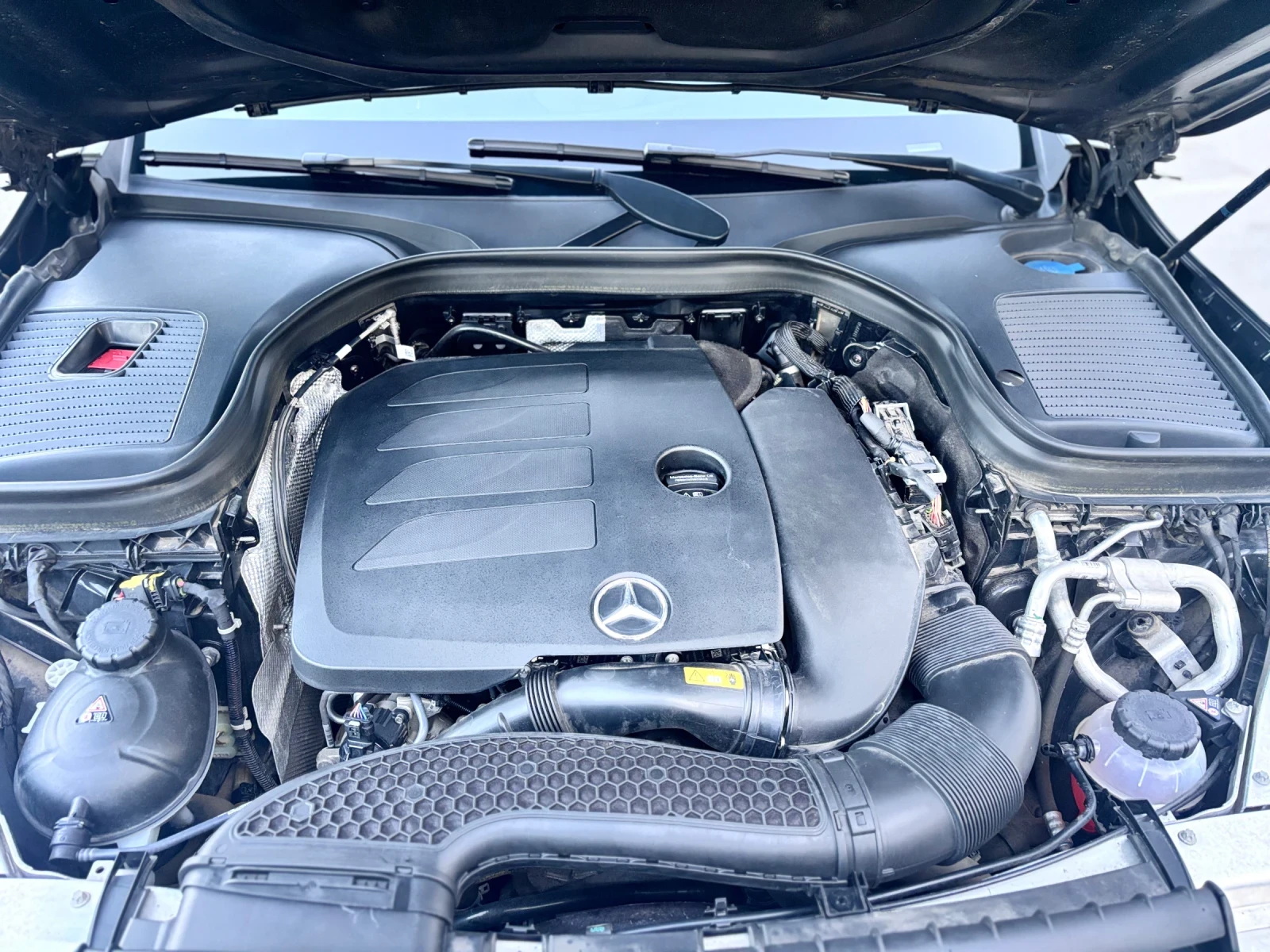 Mercedes-Benz GLC 200 4 MATIC, снимка 8 - Автомобили и джипове - 56326582