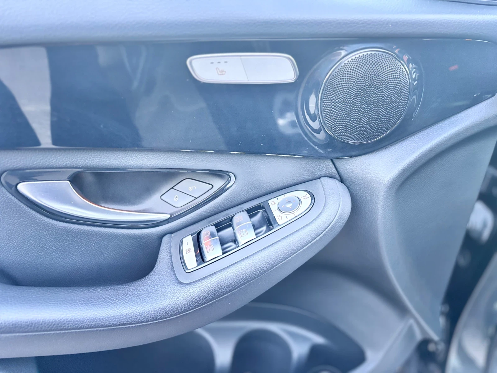 Mercedes-Benz GLC 200 4 MATIC, снимка 6 - Автомобили и джипове - 56326582