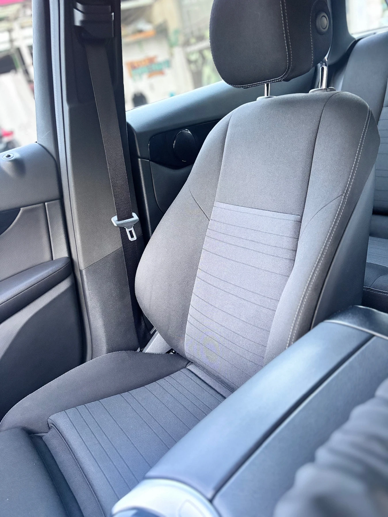 Mercedes-Benz GLC 200 4 MATIC, снимка 9 - Автомобили и джипове - 56326582