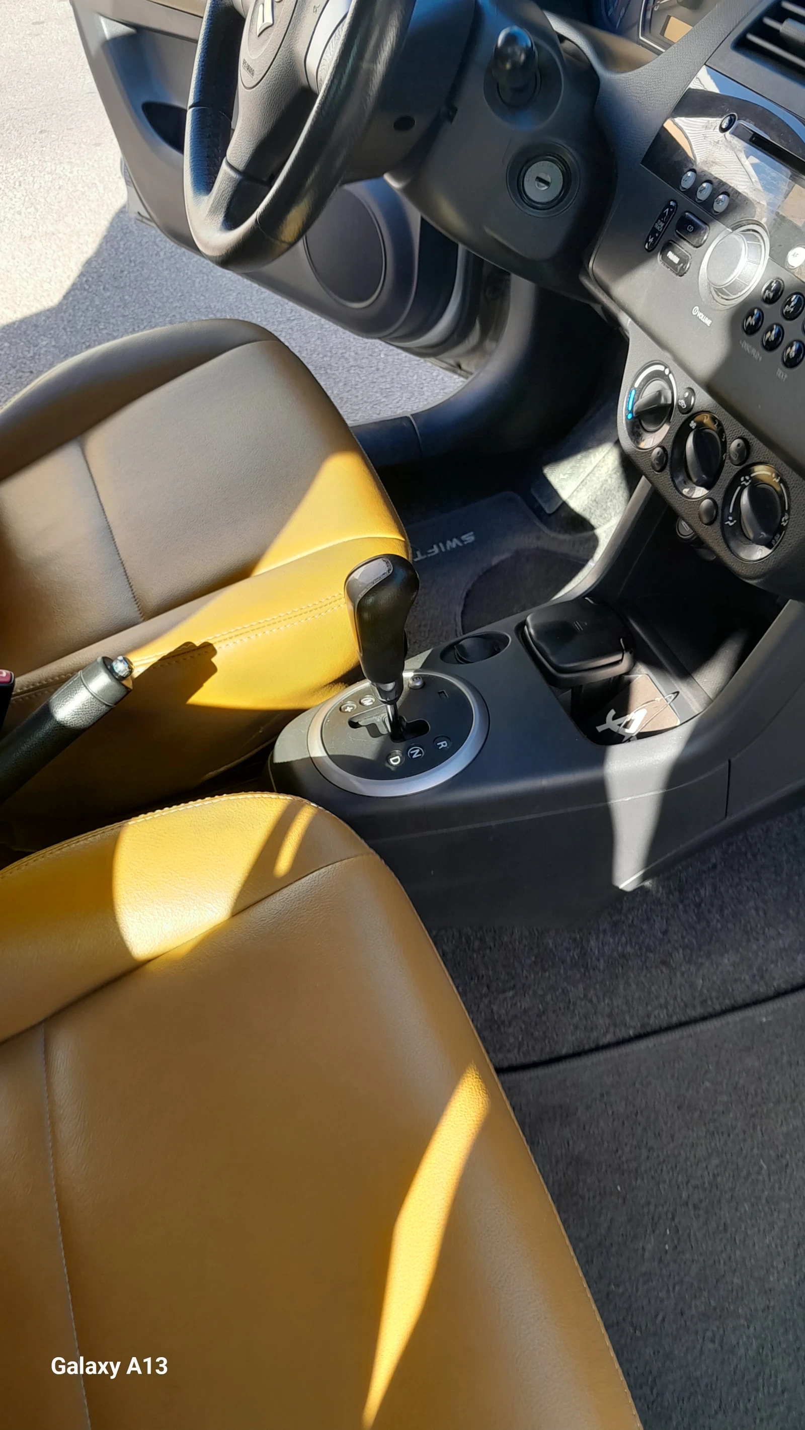 Suzuki Swift, снимка 10 - Автомобили и джипове - 56403219