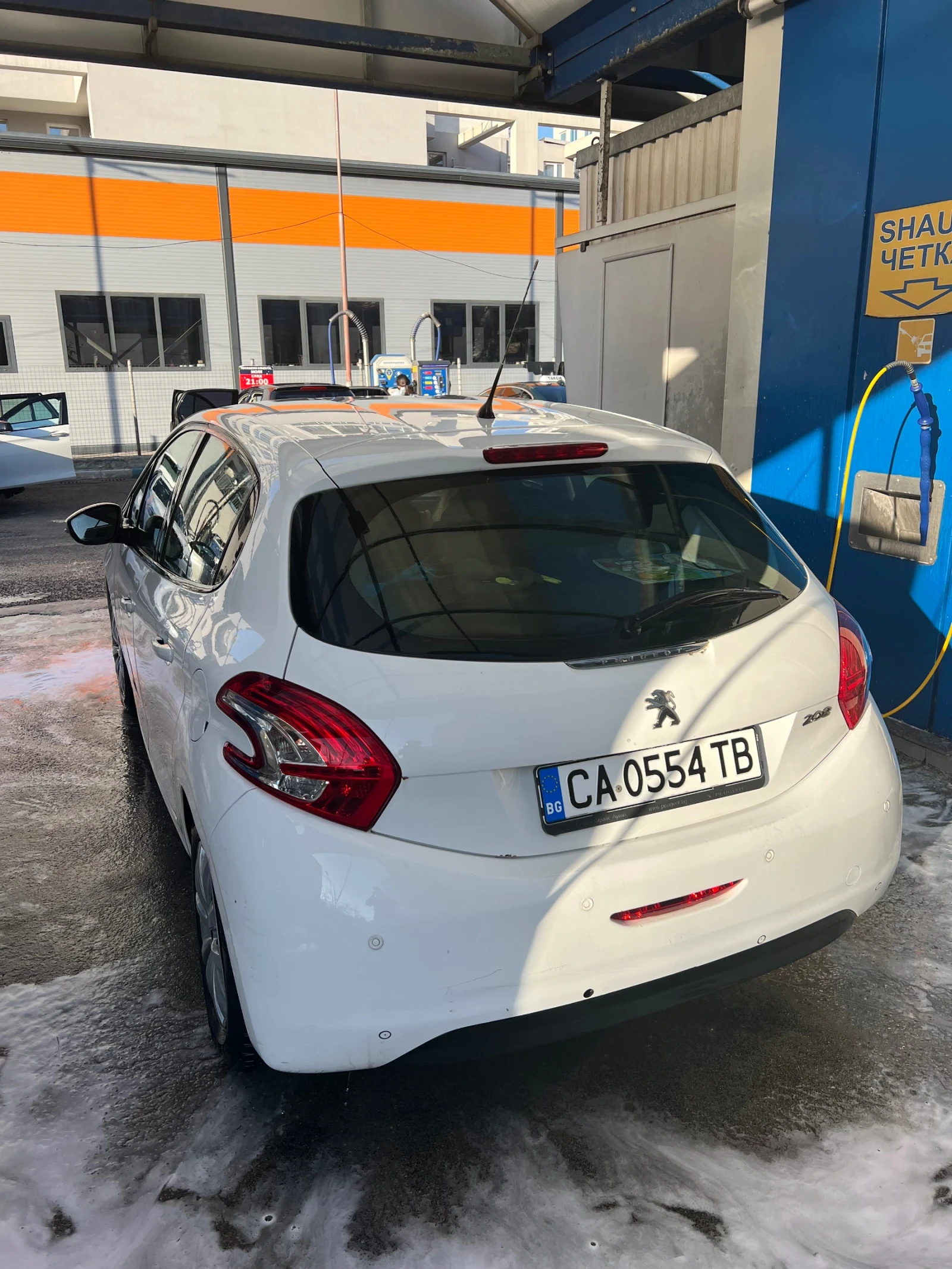 Peugeot 208, снимка 4 - Автомобили и джипове - 56445555