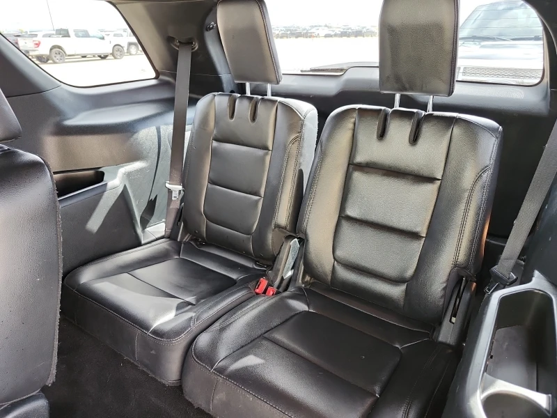 Ford Explorer * XLT* CARFAX * БЕЗ ПЪРВОНАЧАЛНА ВНОСКА, снимка 8 - Автомобили и джипове - 52752787