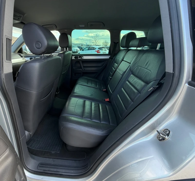 VW Touareg 3.0TDi 224к.с * Навигация* * Face-Lift* , снимка 14 - Автомобили и джипове - 53576664