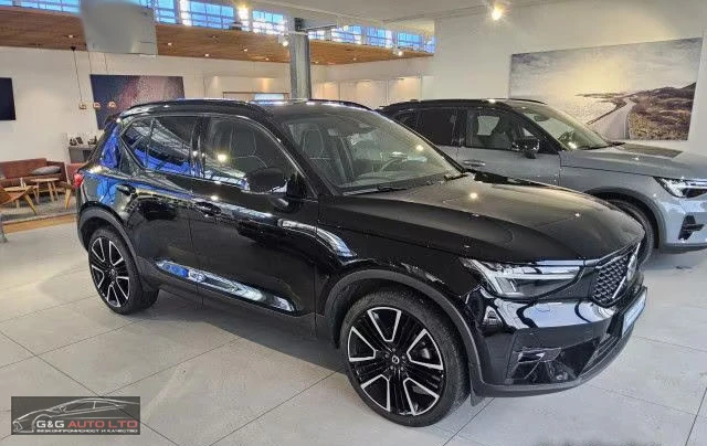 Volvo XC40 2.0HEV/197HP/B4/PANO/ULTIMATE-DARK/MEMO/H&K/738g - изображение 4