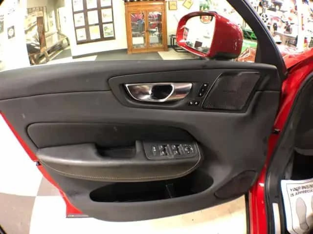 Volvo XC60 * INSCRIPTION T6 * PANO * CARPLAY * ПОДГРЕВ, снимка 17 - Автомобили и джипове - 54182692