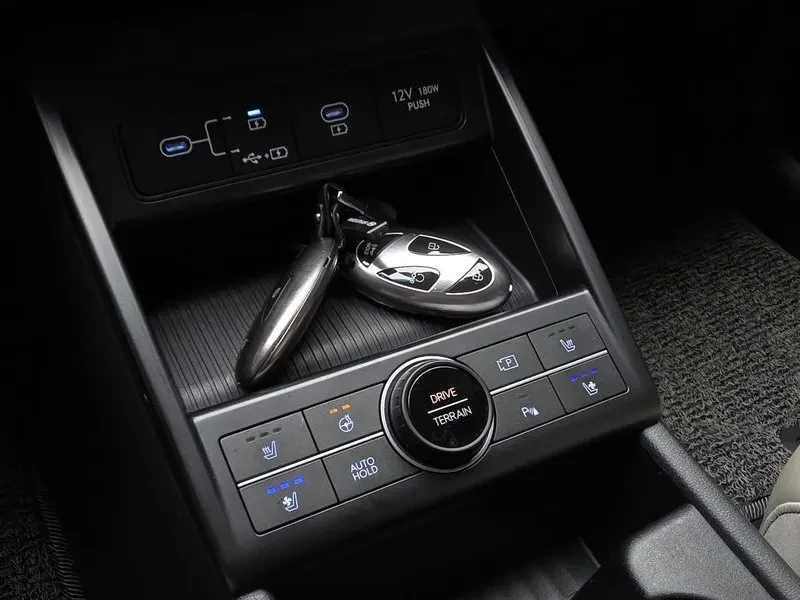 Hyundai Kona, снимка 17 - Автомобили и джипове - 55309535