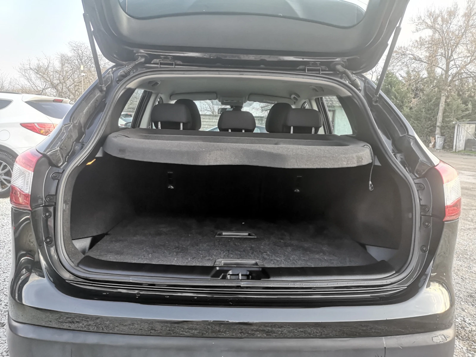 Nissan Qashqai 1.5 DCI, 110к.с., АВТОПИЛОТ, 6-СКОРОСТИ, ЕВРО-5В | Mobile.bg — изображение 15