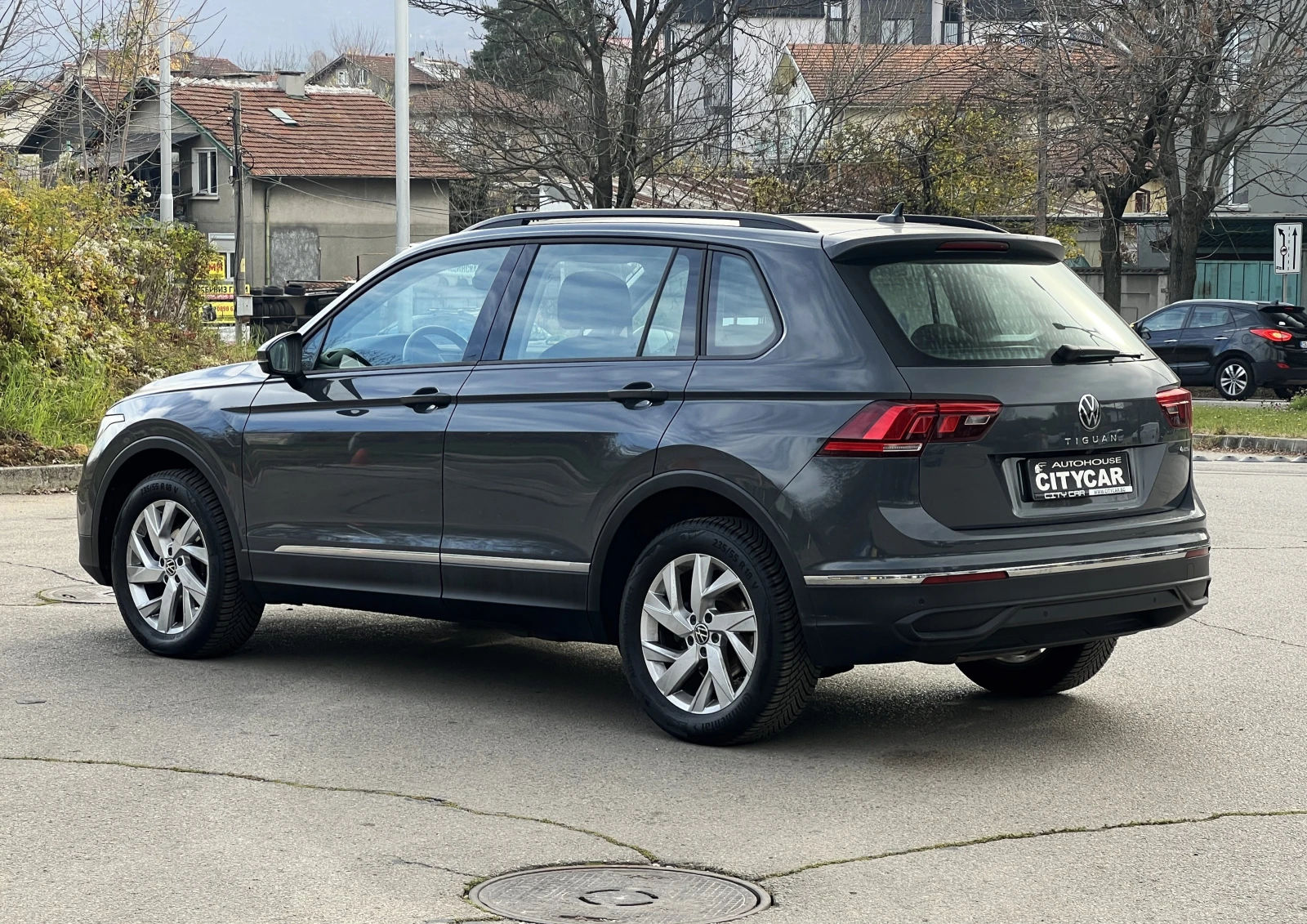 VW Tiguan 2.0 TDI 4-MOTION/LIFE/CAMERA/FRONT ASSIST/LANE ASS - изображение 4