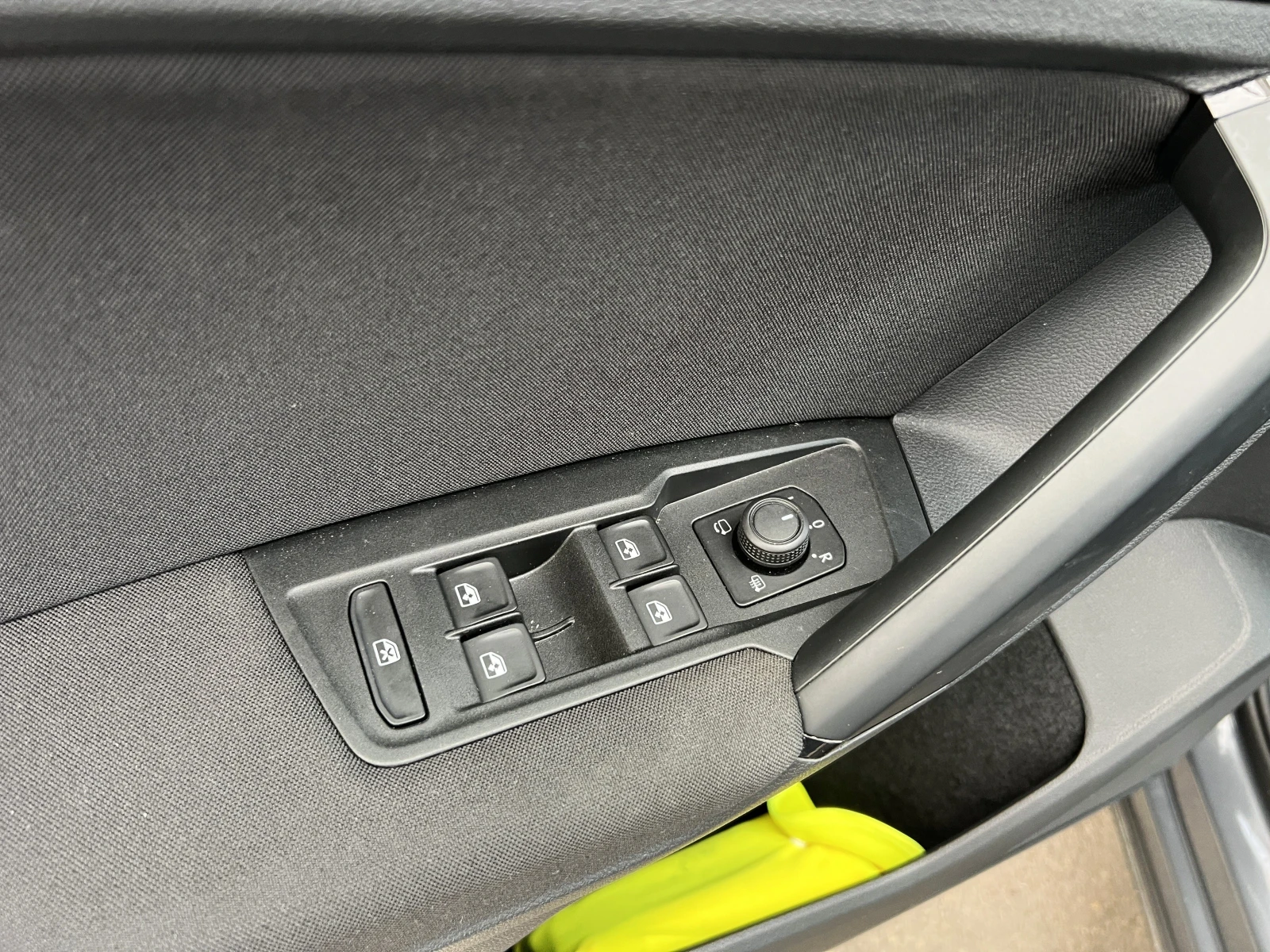 VW Tiguan 2.0 TDI 4-MOTION/LIFE/CAMERA/FRONT ASSIST/LANE ASS - изображение 7