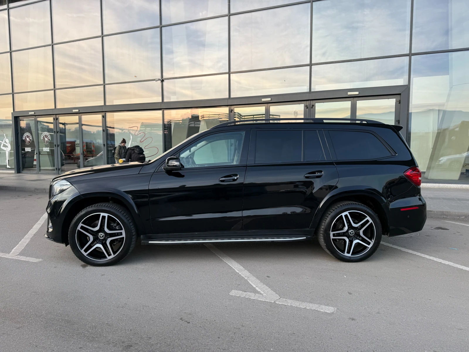 Mercedes-Benz GLS 500 6 МЕСЕЦА ГАРАНЦИЯ/ AMG Pack 91хил.км!Всички Екстри - изображение 2