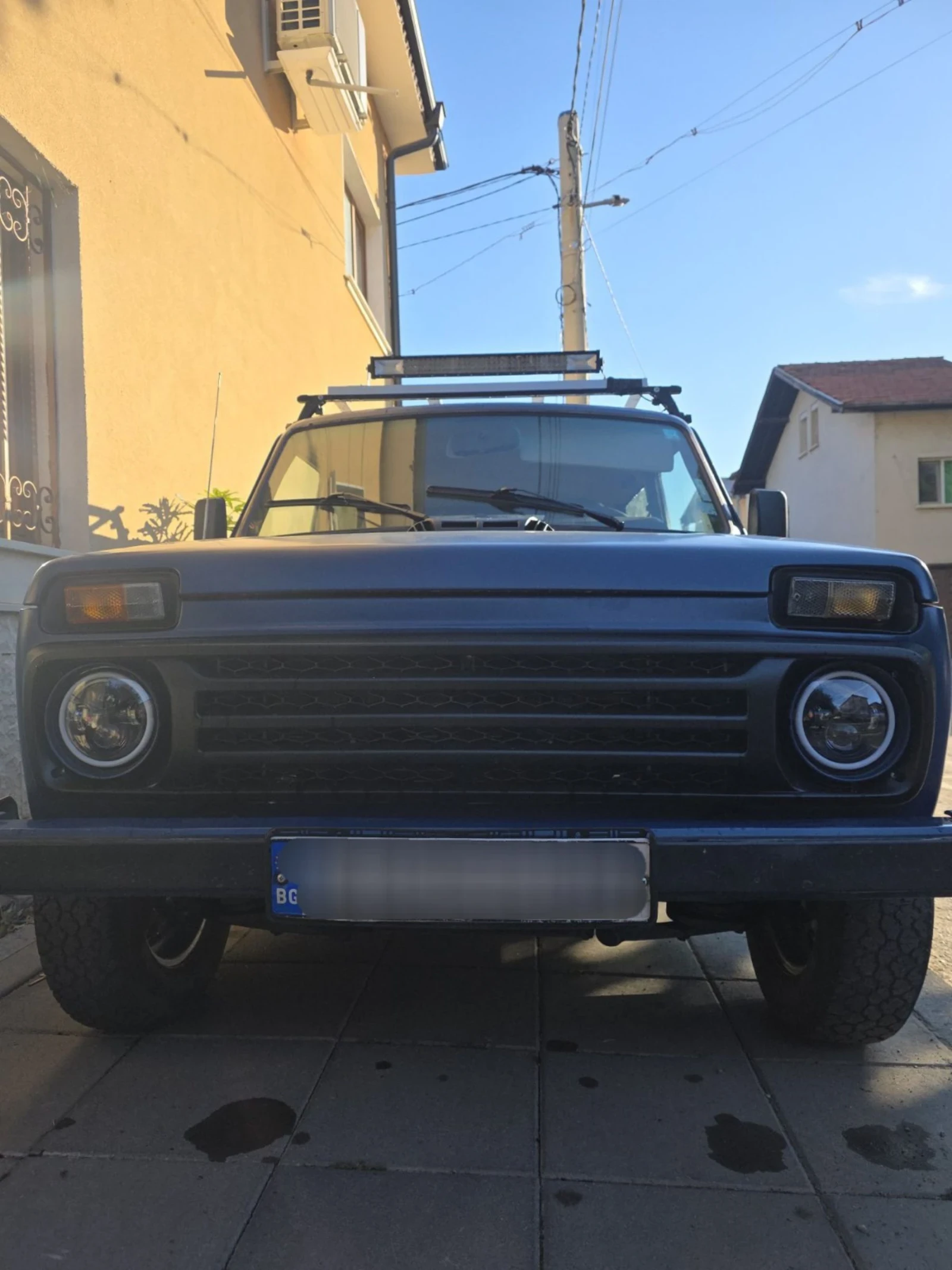 Lada Niva 1.7 Газ/Бензин, снимка 2 - Автомобили и джипове - 53910492