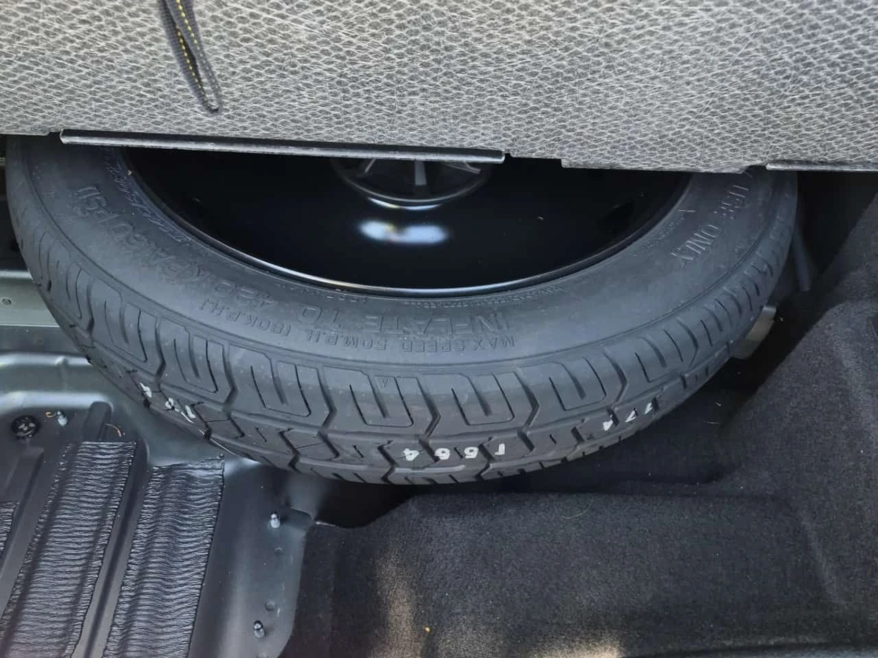 Mercedes-Benz GLC 300 COUPE/CARFAX/ШИБИДАХ, снимка 14 - Автомобили и джипове - 54128602