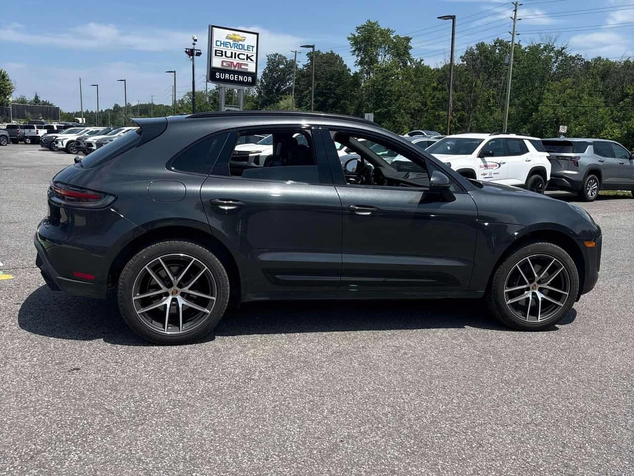 Porsche Macan * AWD * CARFAX * БЕЗ ПЪРВОНАЧАЛНА ВНОСКА, снимка 3 - Автомобили и джипове - 55180023