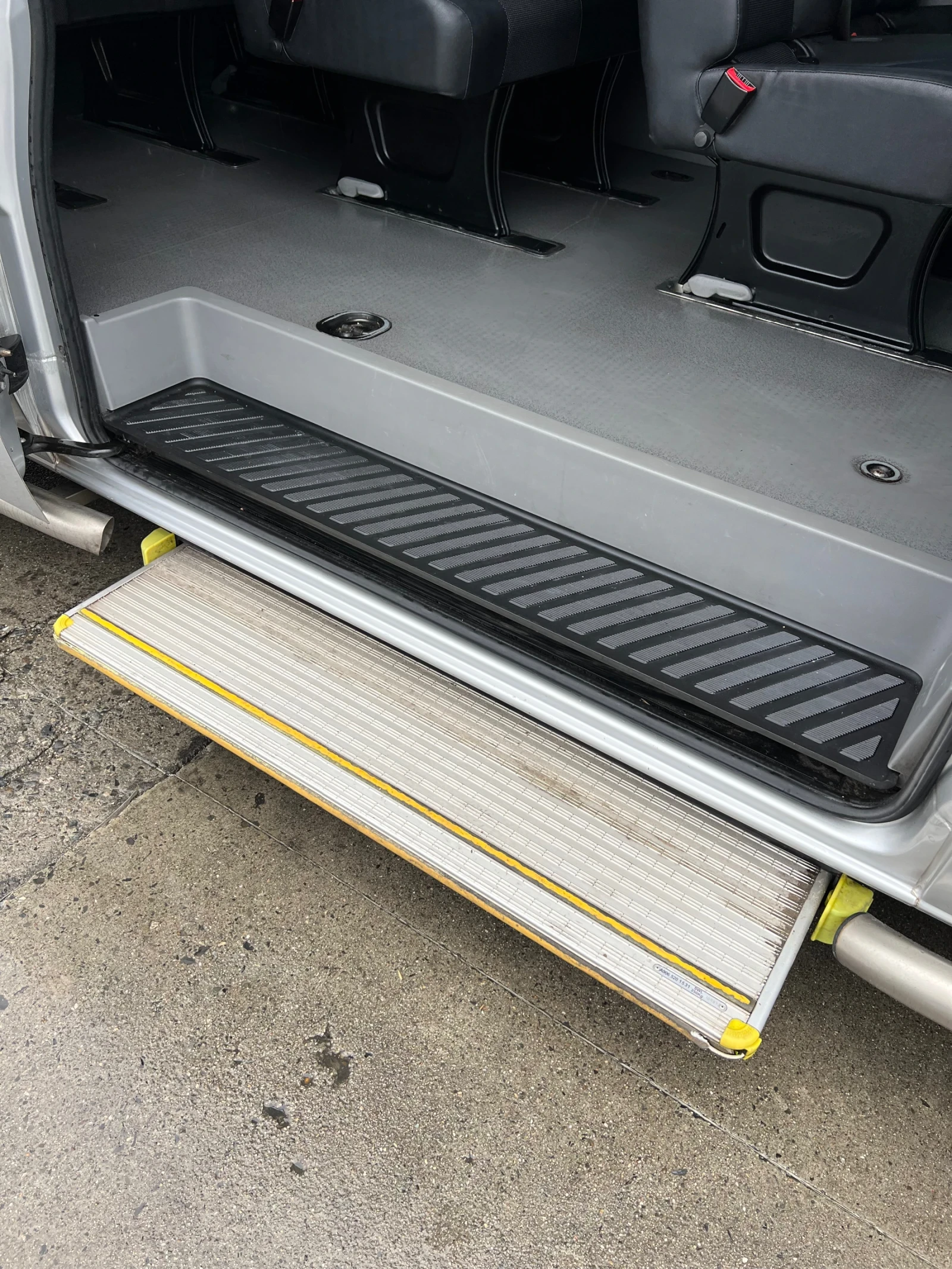 Mercedes-Benz Sprinter 314 / Пътнически 8+ 1 / Климатроник, снимка 11 - Бусове и автобуси - 54073615