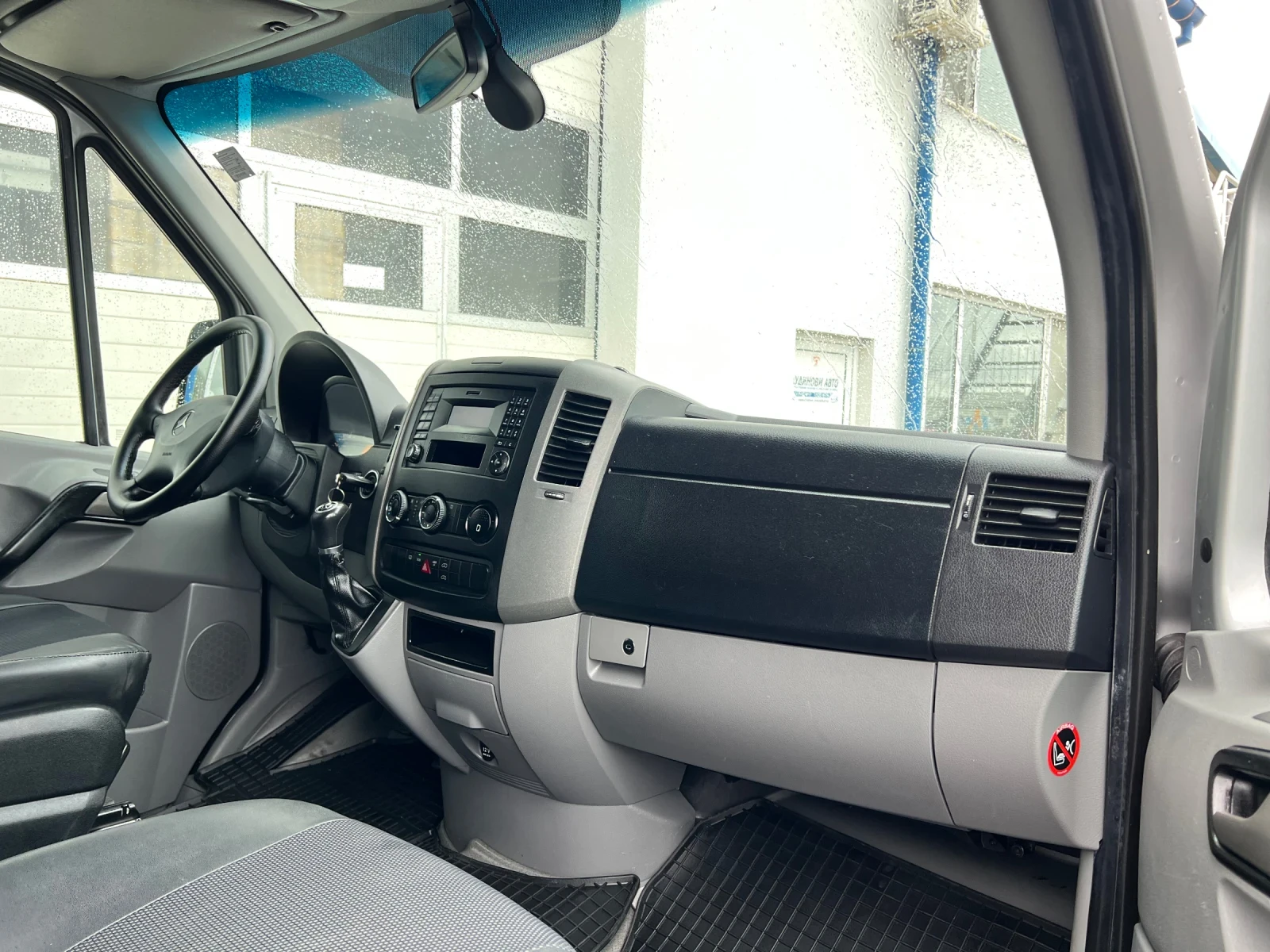 Mercedes-Benz Sprinter 314 / Пътнически 8+ 1 / Климатроник, снимка 14 - Бусове и автобуси - 54073615