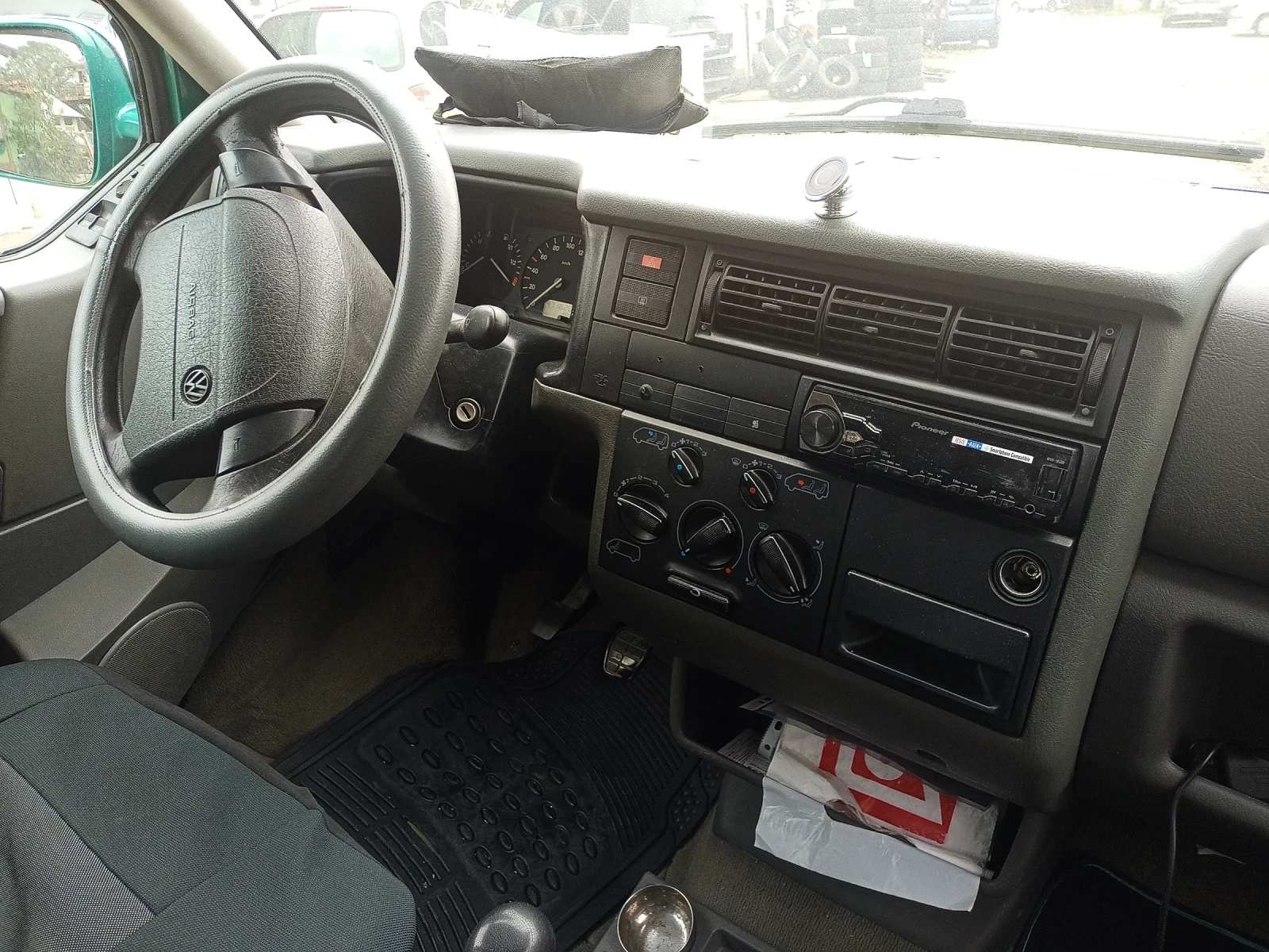 VW Multivan, снимка 9 - Бусове и автобуси - 54208537